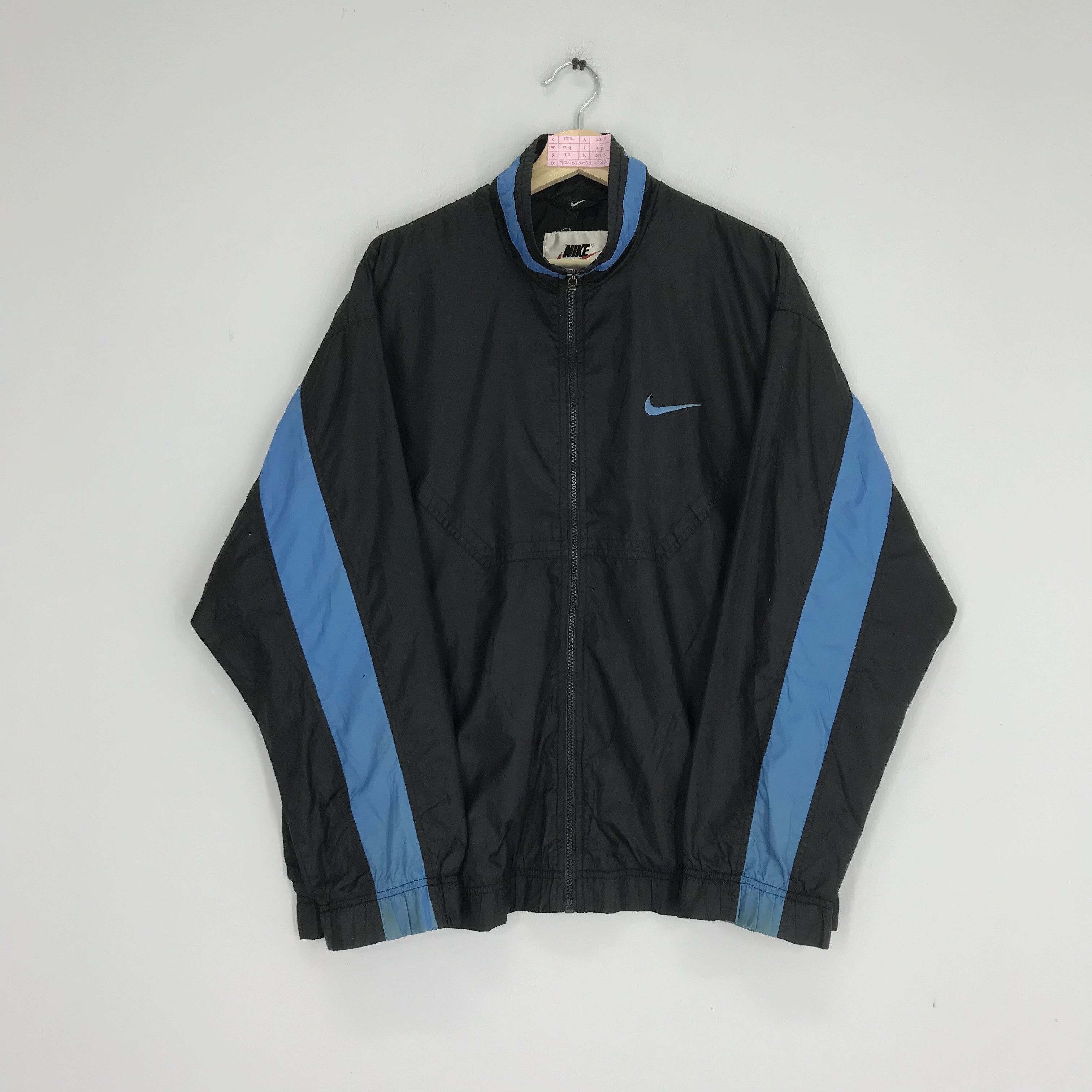 Nike Vintage Nike Light Jacket Nike Windbreaker Big Logo Size US L / EU 52-54 / 3 - 2 Thumbnail