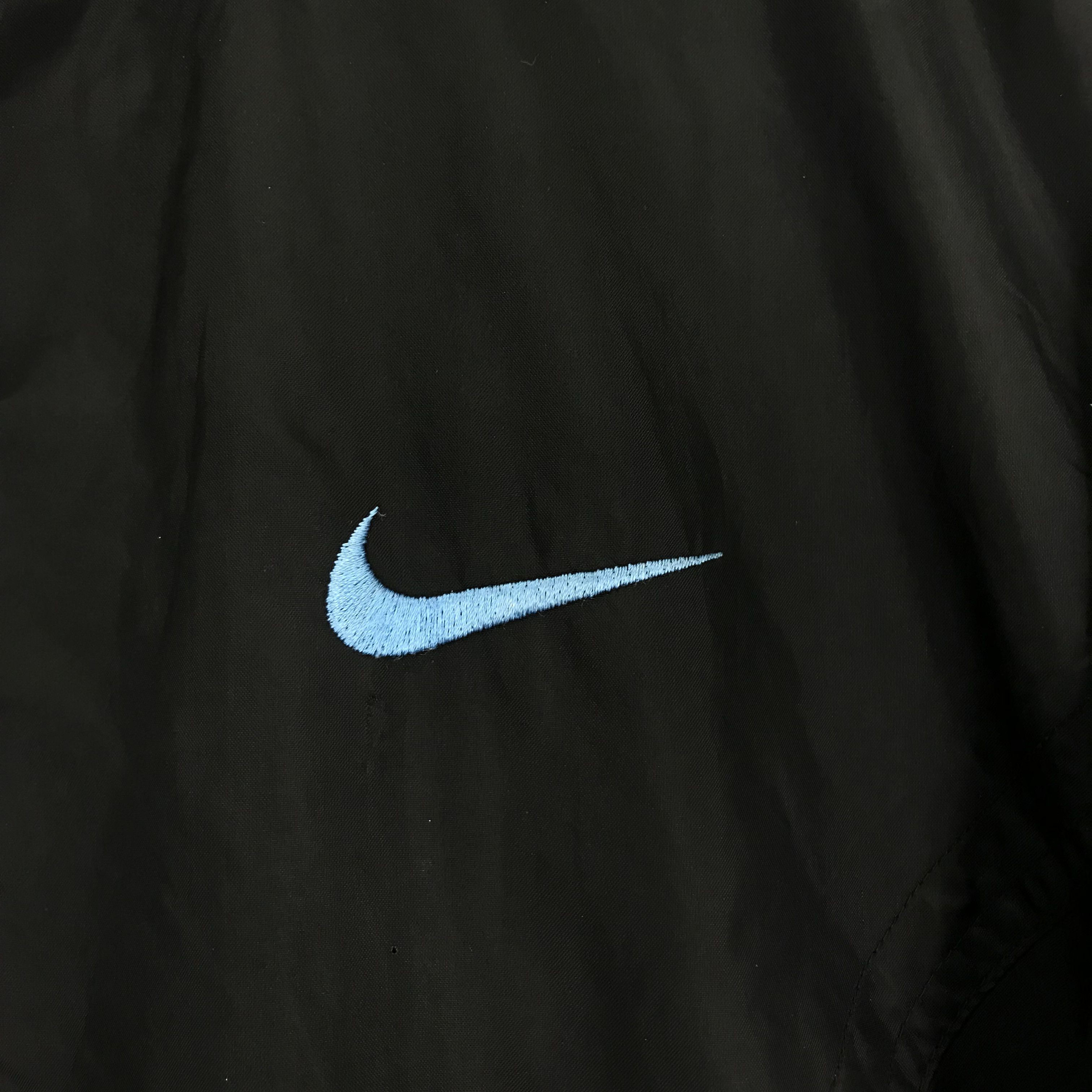 Nike Vintage Nike Light Jacket Nike Windbreaker Big Logo Size US L / EU 52-54 / 3 - 6 Thumbnail