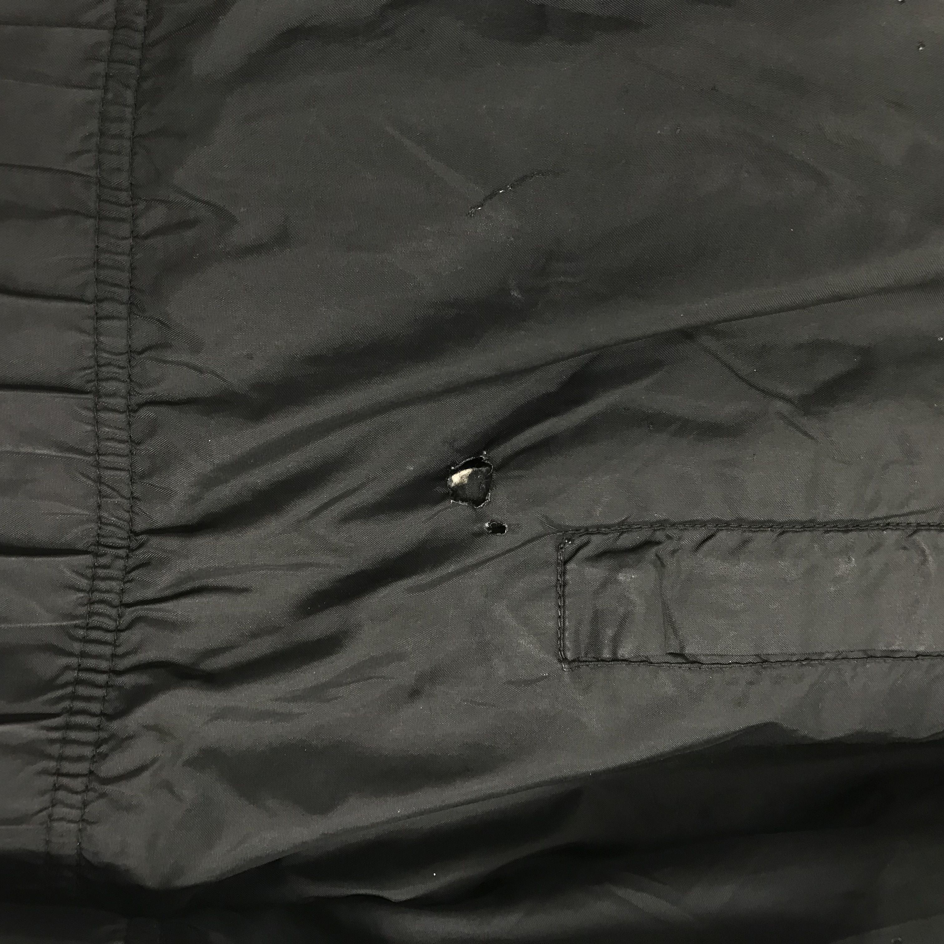 Nike Vintage Nike Light Jacket Nike Windbreaker Big Logo Size US L / EU 52-54 / 3 - 7 Thumbnail