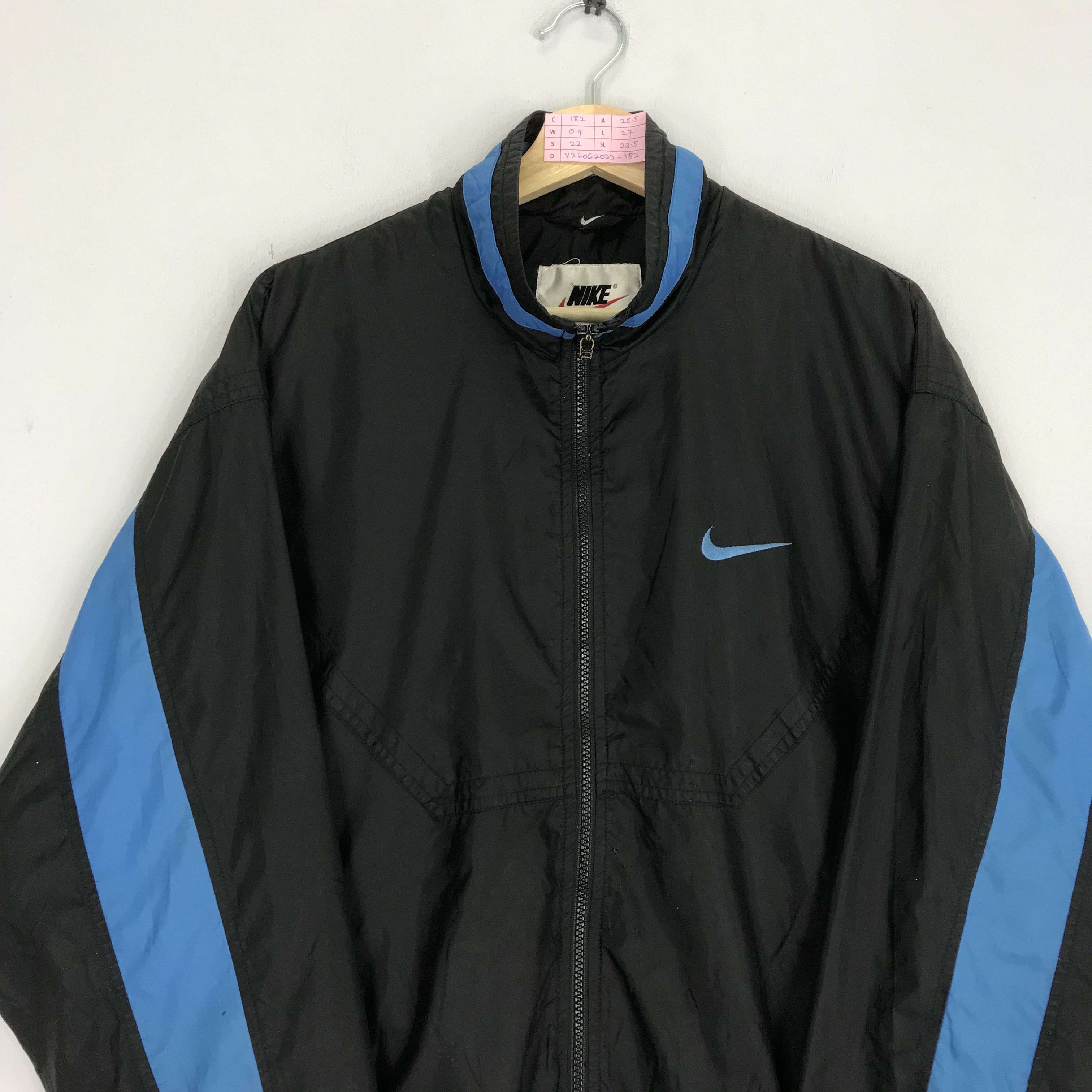 Nike Vintage Nike Light Jacket Nike Windbreaker Big Logo Size US L / EU 52-54 / 3 - 5 Thumbnail