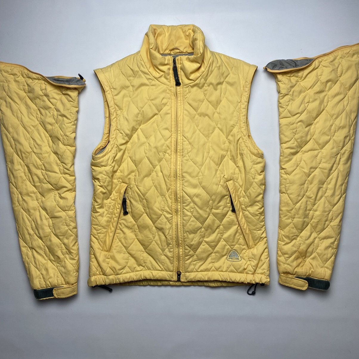 Nike ACG Nike ACG Light Puffer Jacket Size S / US 4 / IT 40 - 2 Thumbnail