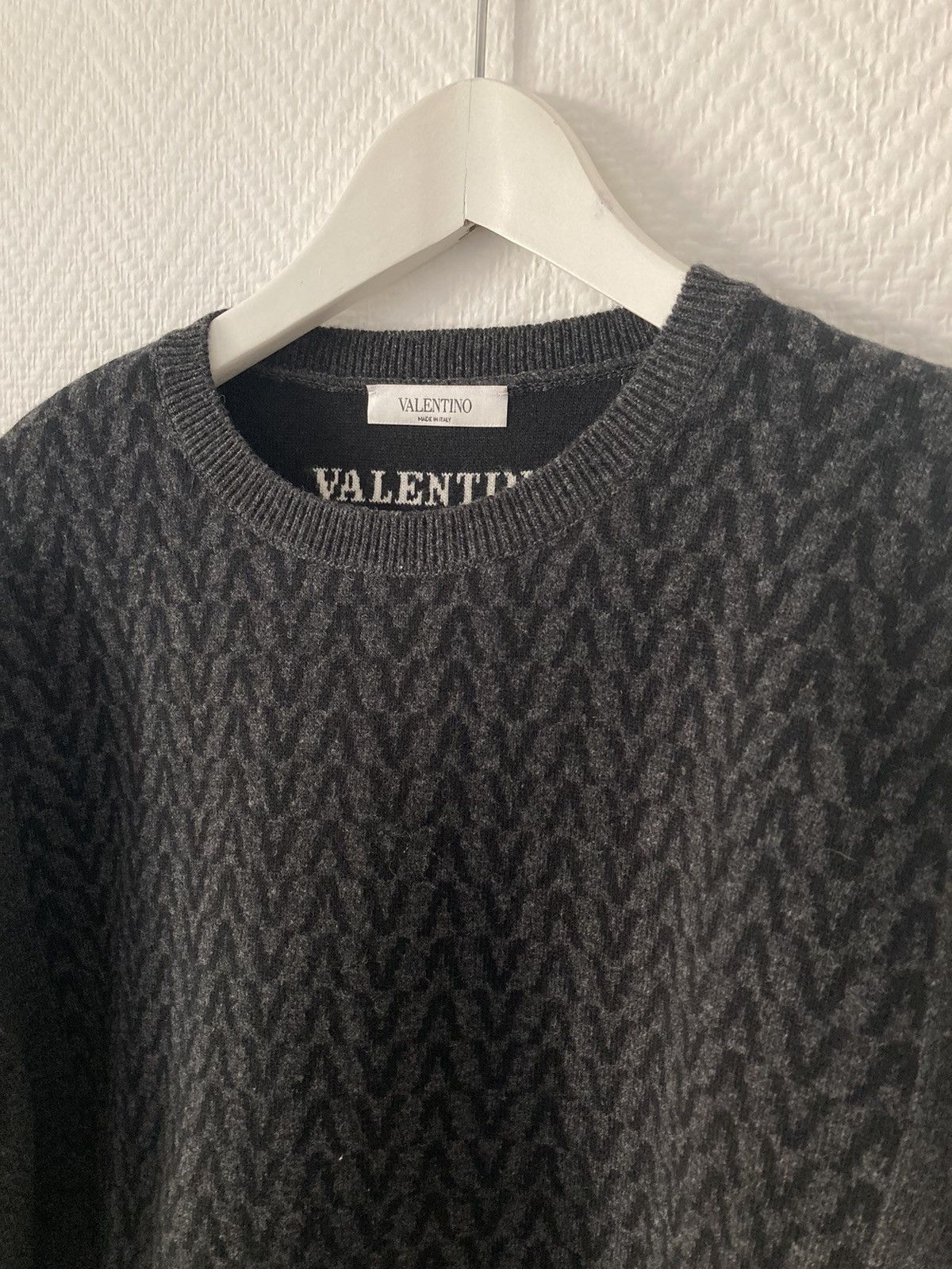 Valentino intarsia-knit logo jumper Size US M / EU 48-50 / 2 - 3 Thumbnail