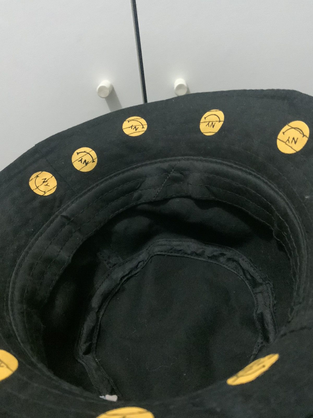 If Six Was Nine Smiley Printed Black Bucket Hat Size ONE SIZE - 9 Thumbnail