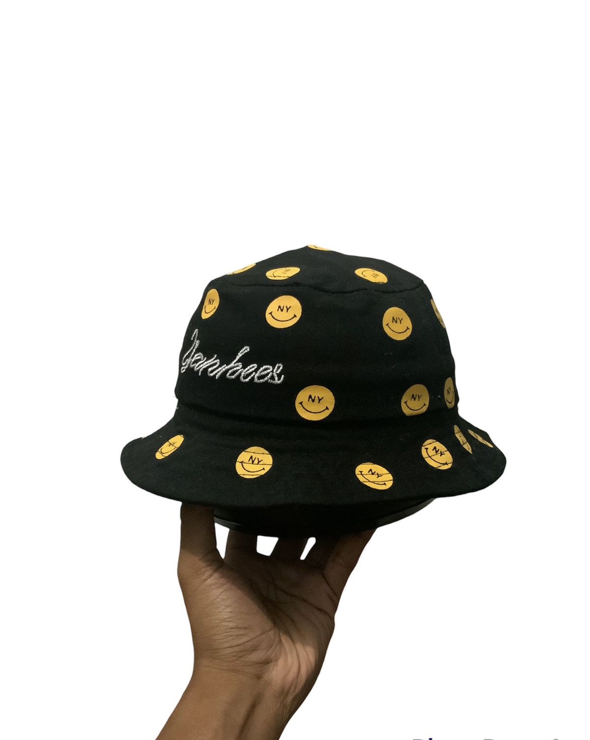 If Six Was Nine Smiley Printed Black Bucket Hat Size ONE SIZE - 2 Thumbnail