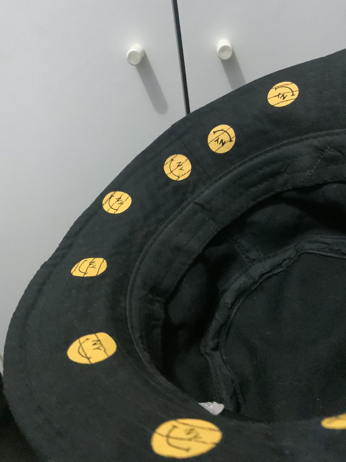 If Six Was Nine Smiley Printed Black Bucket Hat Size ONE SIZE - 11 Thumbnail