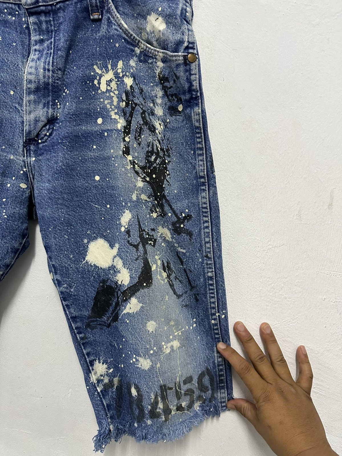 Wrangler 🔥VTG🔥 Distressed Wrangler Acid Washed Denim Shorts Size US 31 - 2 Thumbnail
