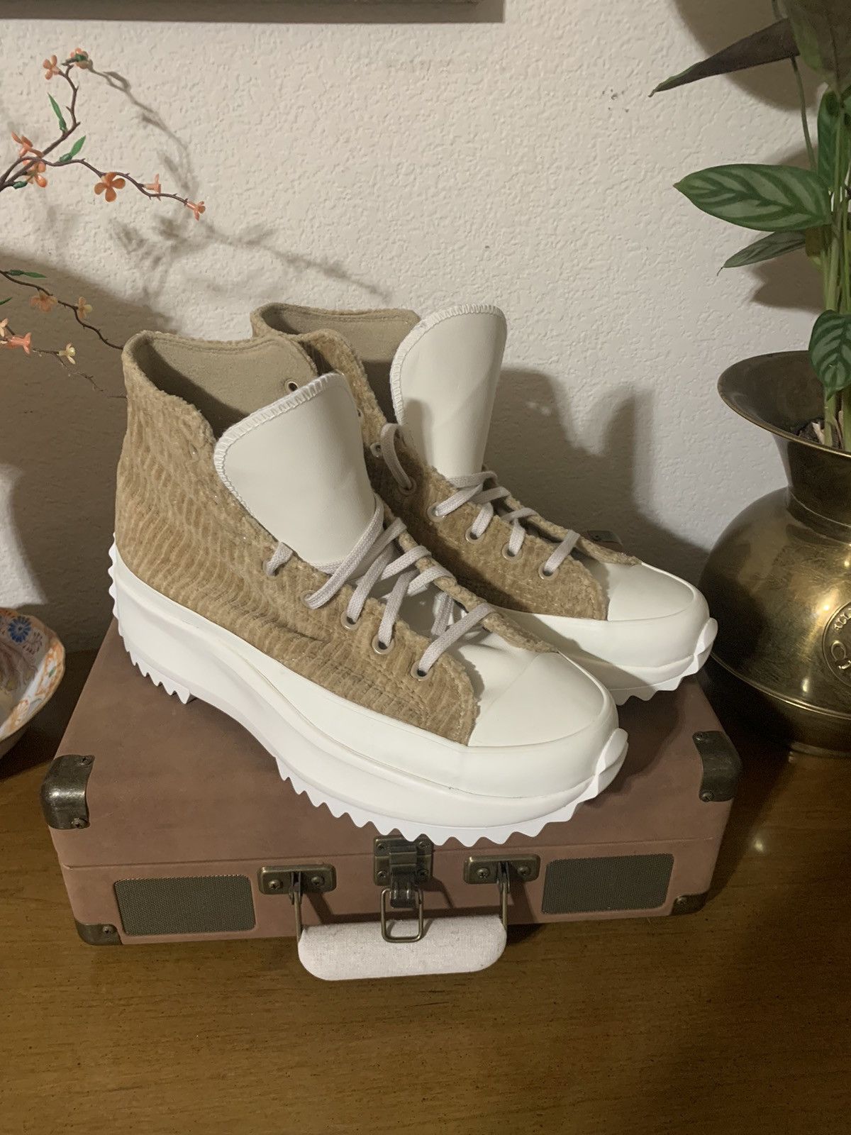 Velour Run Star Hi top sneakers NWOB