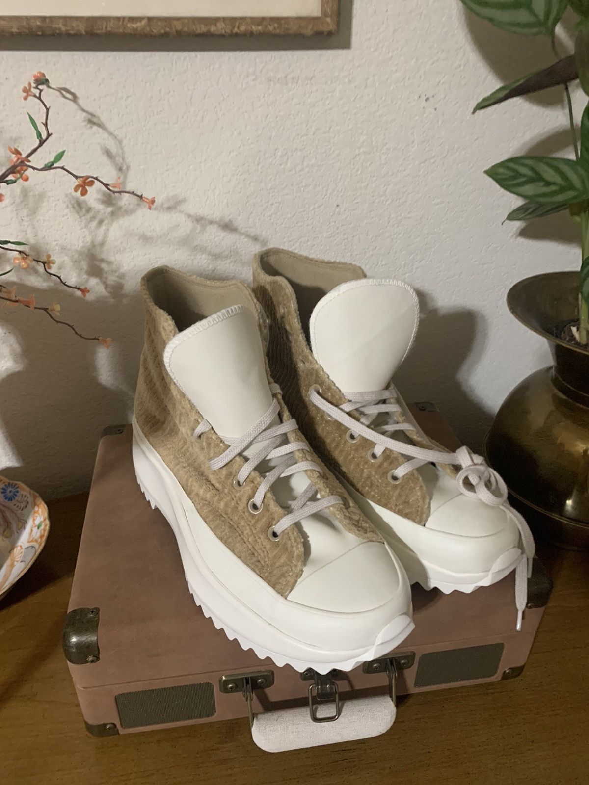 Velour Run Star Hi top sneakers NWOB