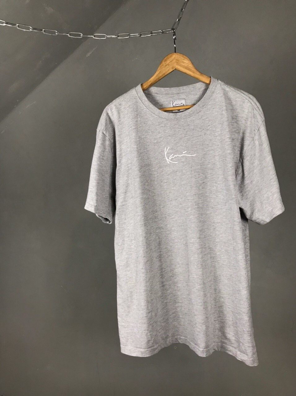 Karl Kani Karl Kani designer luxury streetwear center logo tee Size US S / EU 44-46 / 1 - 1 Thumbnail