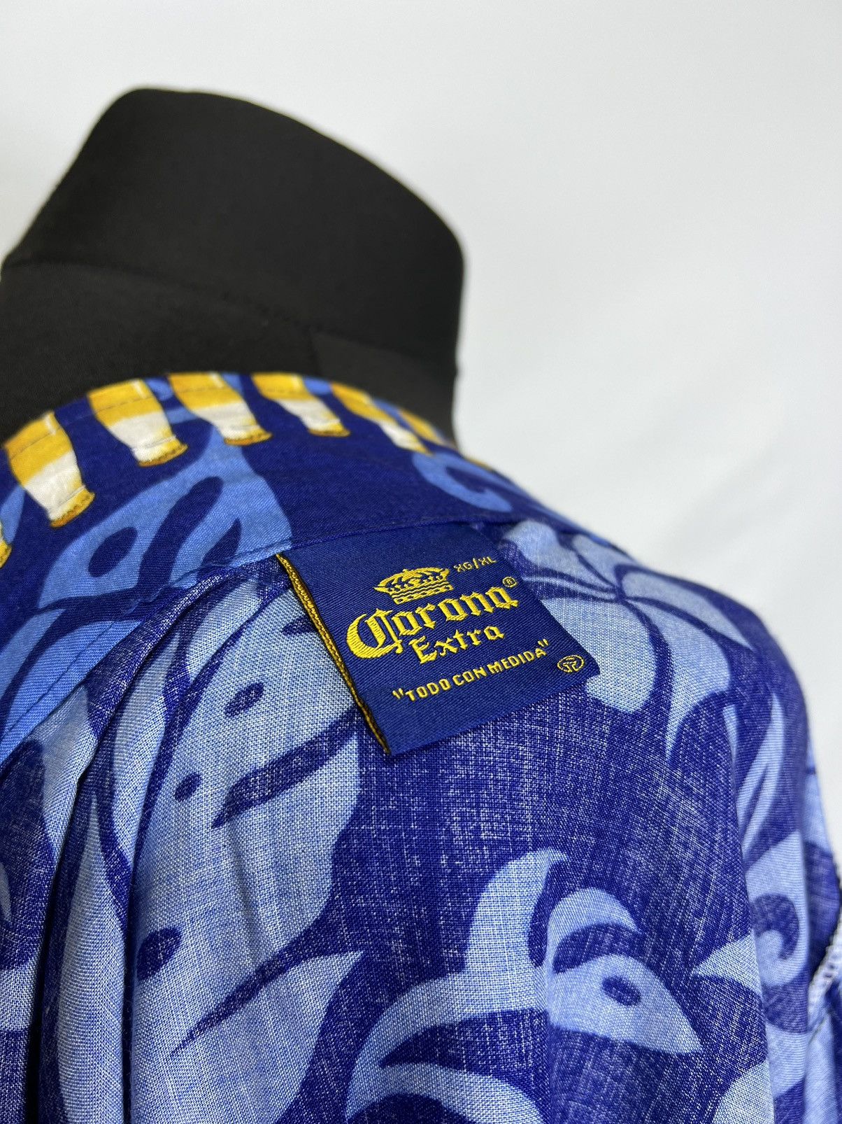 Other Corona Extra crazy shirt Size US XL / EU 56 / 4 - 4 Thumbnail