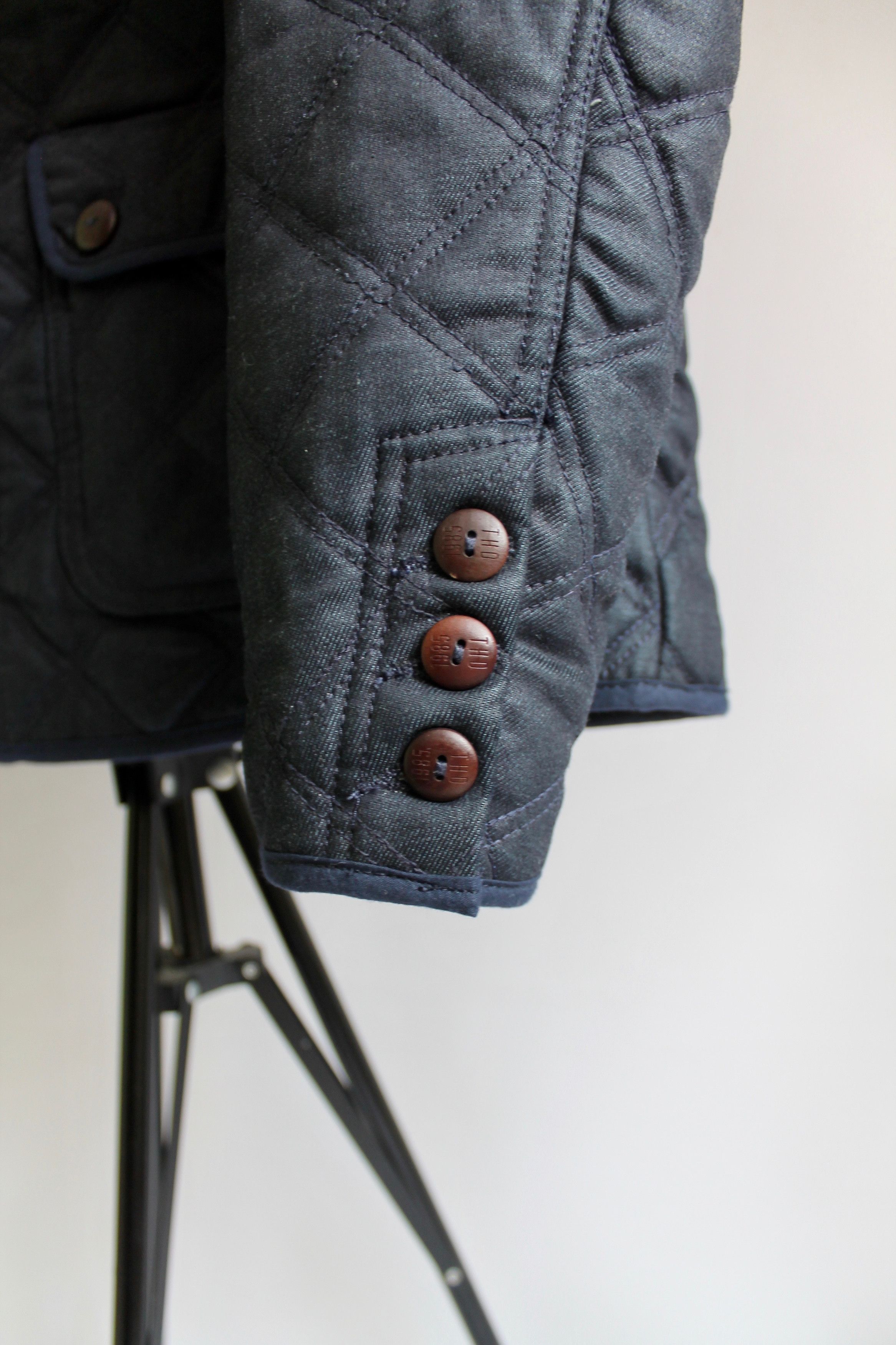 Tommy Hilfiger Tommy Hilfiger Quilted Navy Blue Coated Denim Jacket Size US XL / EU 56 / 4 - 11 Thumbnail