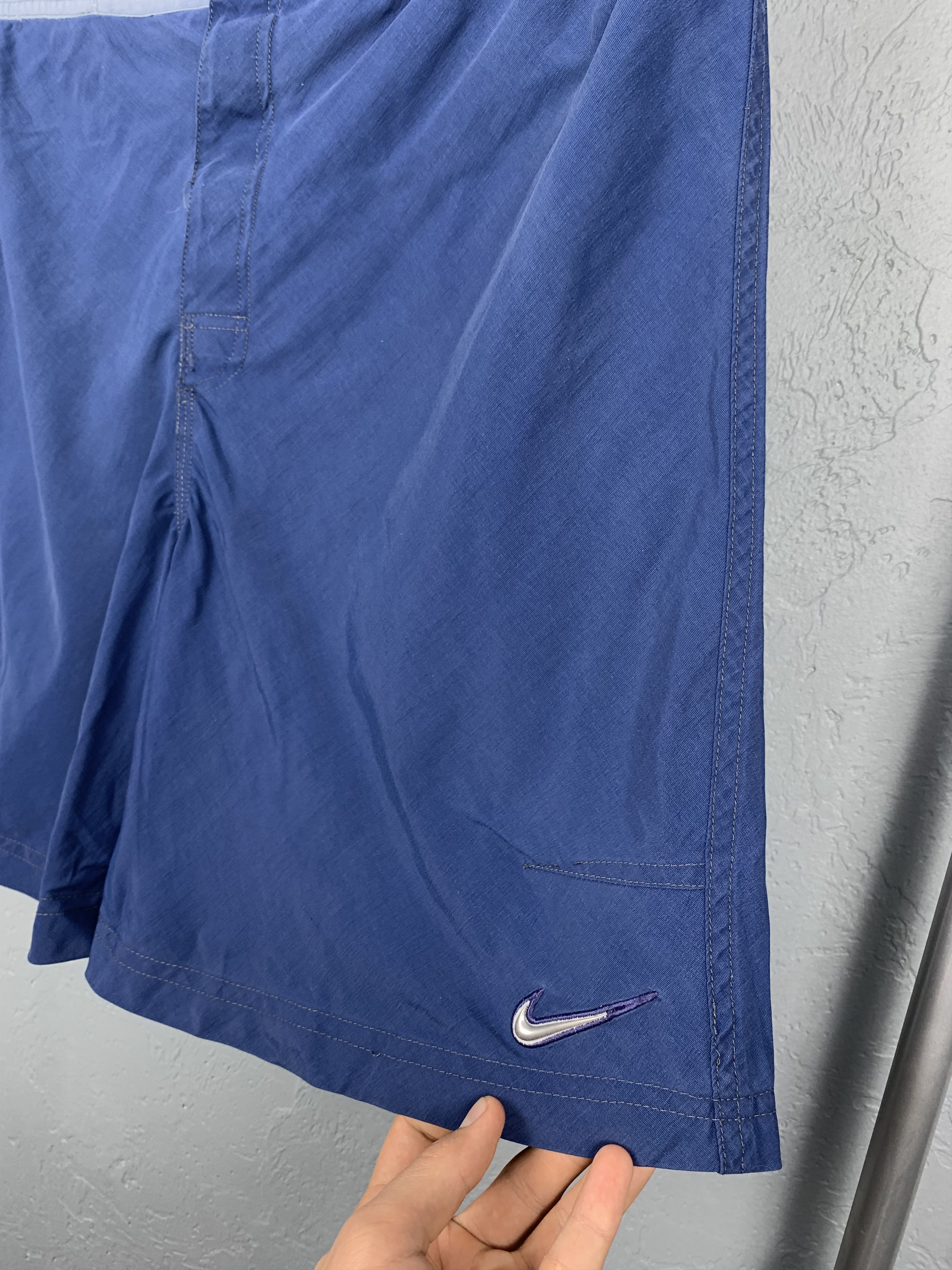 Nike Vintage Nike Mens Nylon Shorts Y2K Size US 34 / EU 50 - 2 Thumbnail