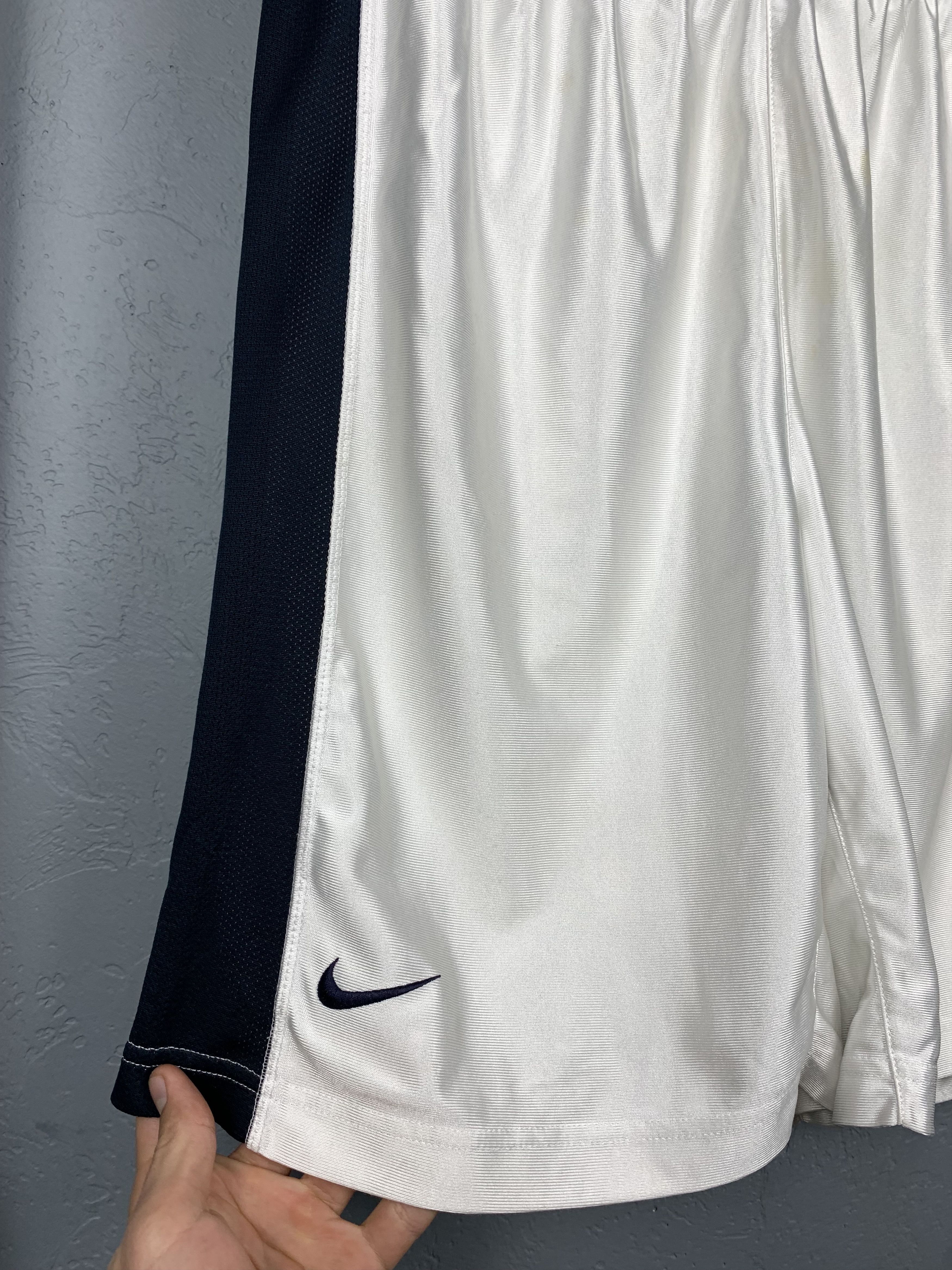 Nike × Vintage Vintage Nike Mens Basketball Shorts Y2K Size US 34 / EU 50 - 2 Thumbnail