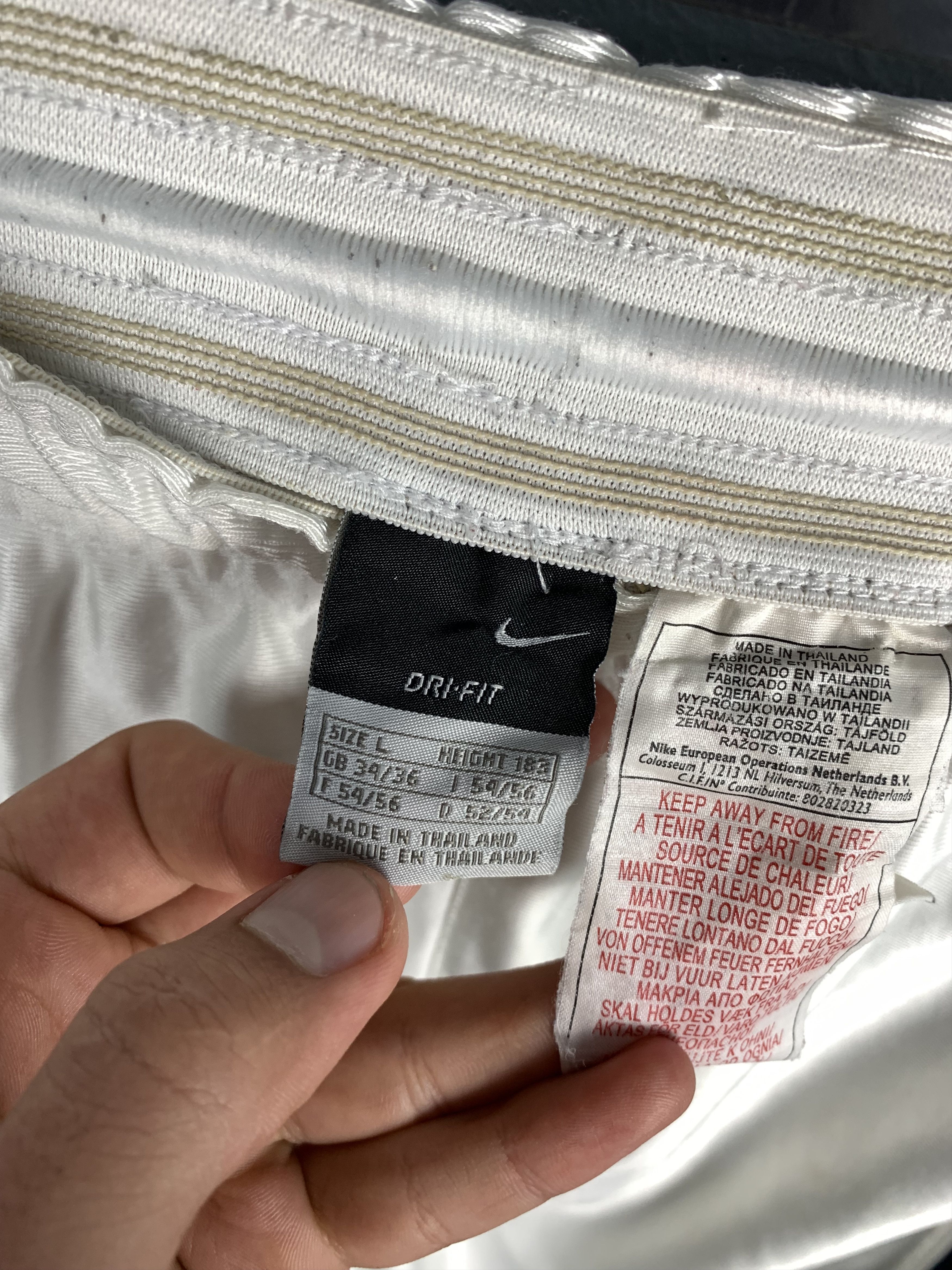 Nike × Vintage Vintage Nike Mens Basketball Shorts Y2K Size US 34 / EU 50 - 6 Thumbnail