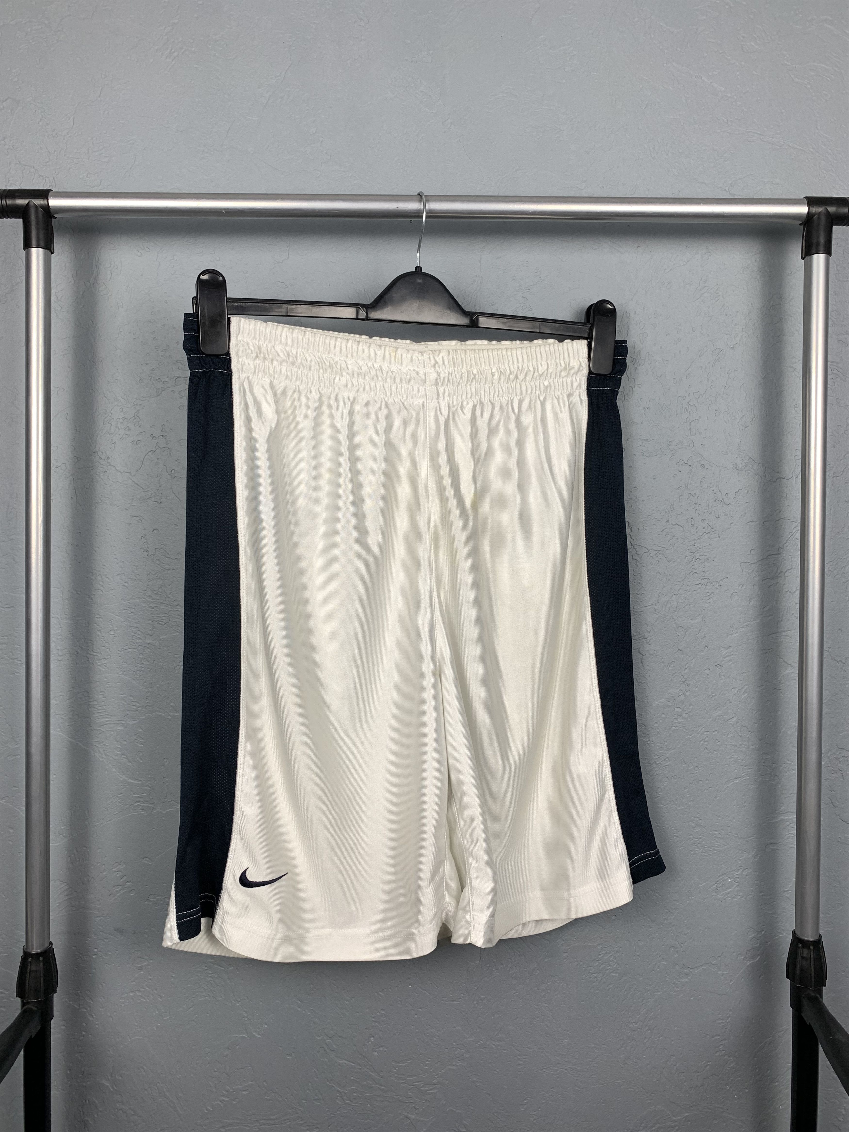 Nike × Vintage Vintage Nike Mens Basketball Shorts Y2K Size US 34 / EU 50 - 1 Thumbnail