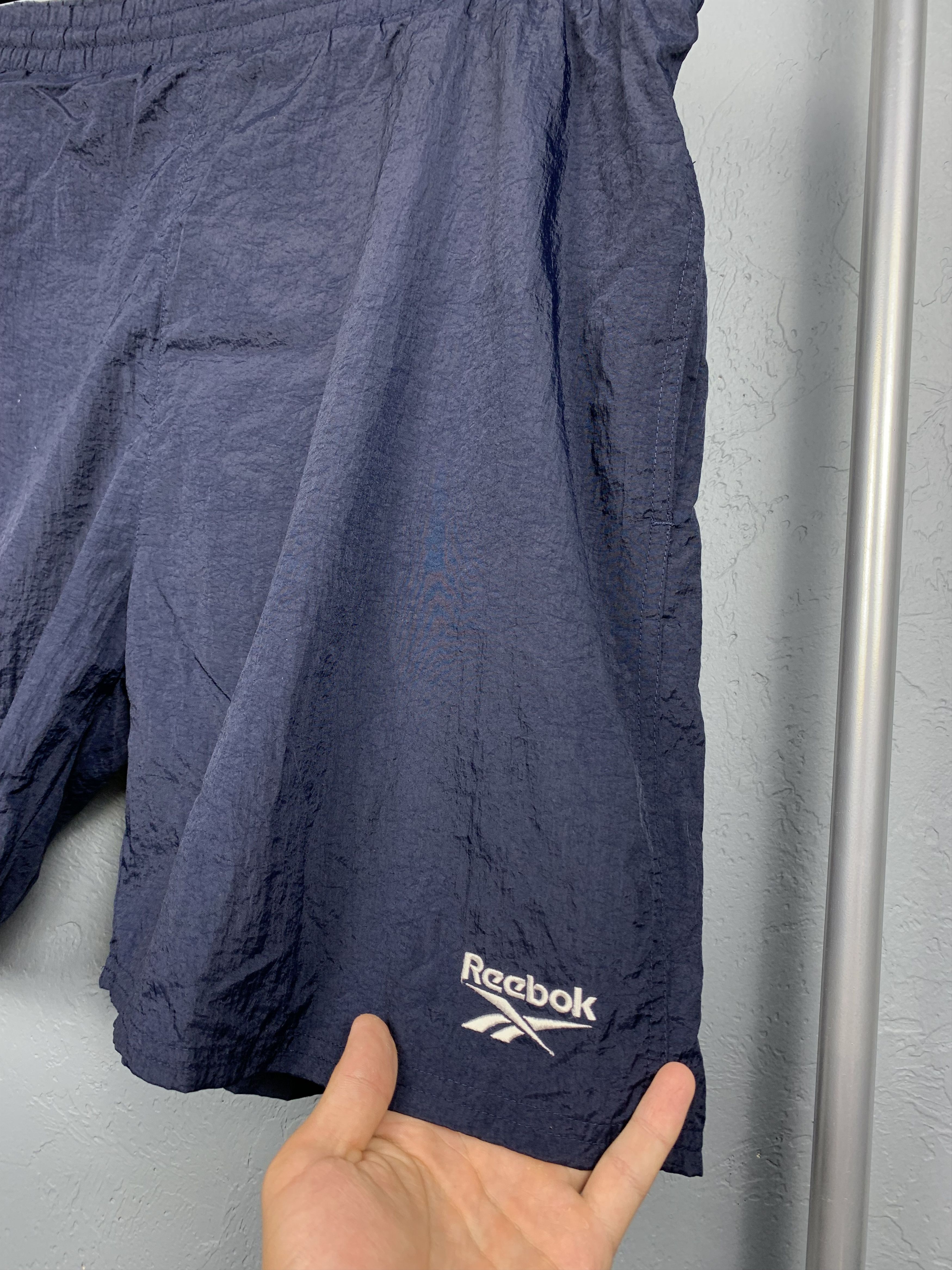 Reebok Reebok 90s Vintage Mens Nylon Shorts Size US 36 / EU 52 - 2 Thumbnail