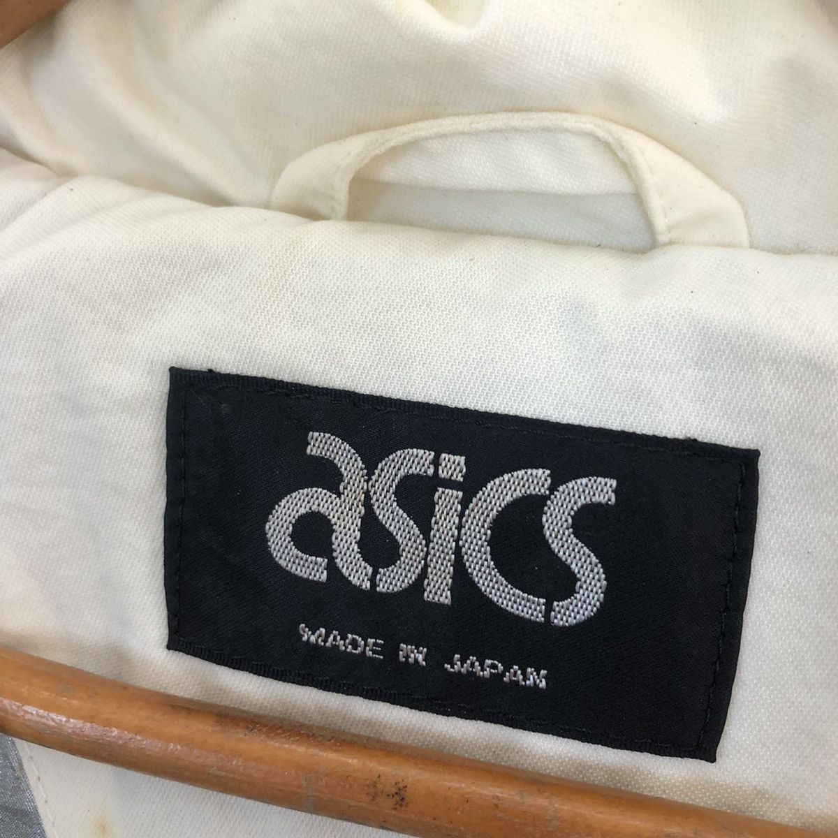 Asics VINTAGE ASICS MADE IN JAPAN TRITONE COLOUR Size US L / EU 52-54 / 3 - 19 Thumbnail