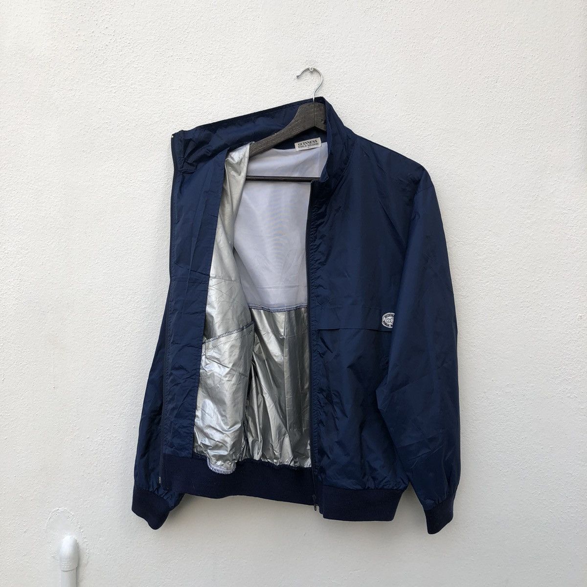 Vintage VINTAGE GUINNESS WORLD RECORDS LIGHT JACKET BIG LOGO Size US L / EU 52-54 / 3 - 9 Thumbnail