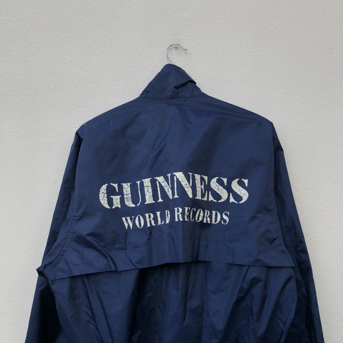 Vintage VINTAGE GUINNESS WORLD RECORDS LIGHT JACKET BIG LOGO Size US L / EU 52-54 / 3 - 8 Thumbnail