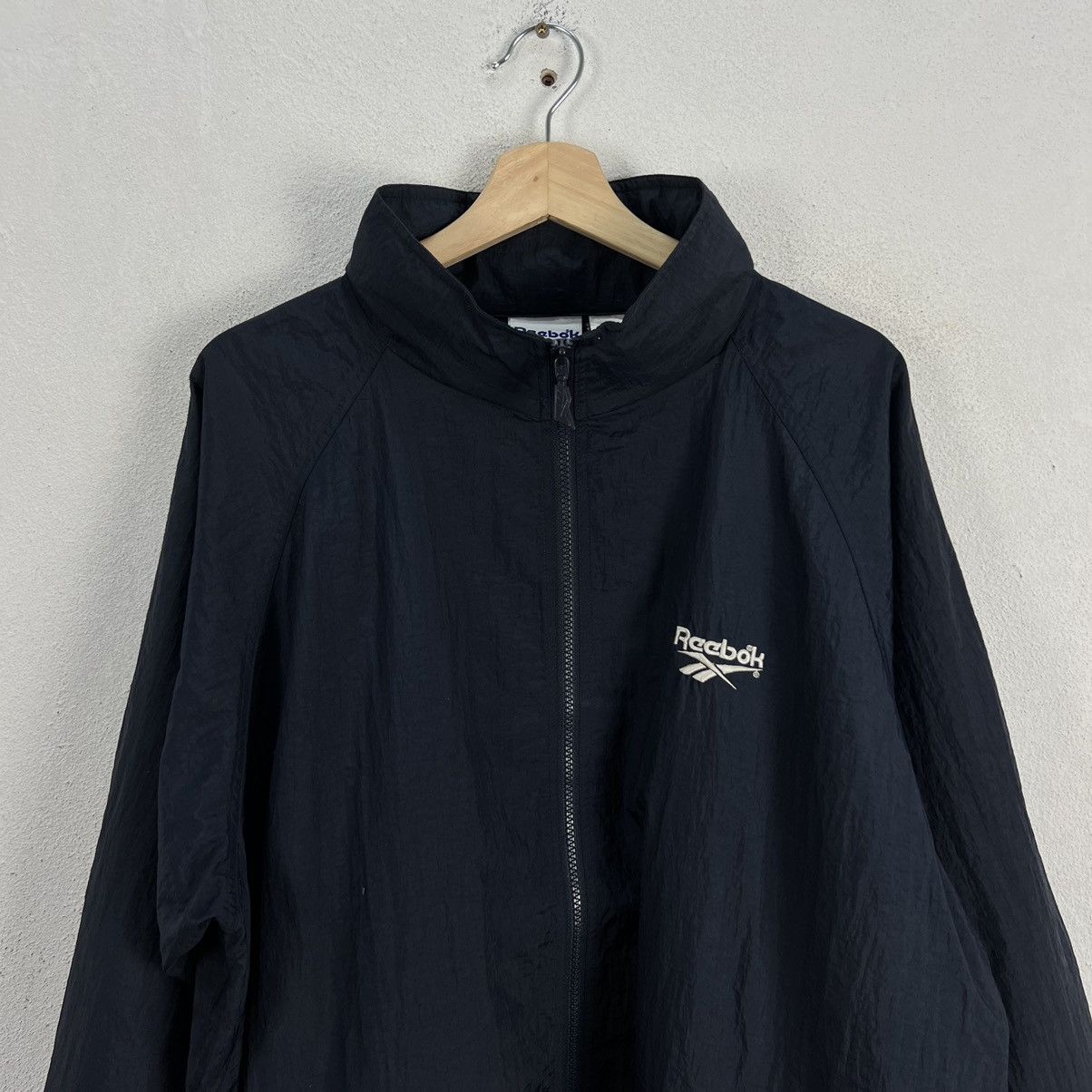 Japanese Brand VINTAGE REEBOK WINDBREAKER ZIPPER BIG LOGO Size US L / EU 52-54 / 3 - 3 Thumbnail