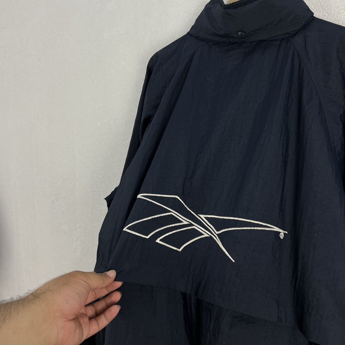 Japanese Brand VINTAGE REEBOK WINDBREAKER ZIPPER BIG LOGO Size US L / EU 52-54 / 3 - 8 Thumbnail