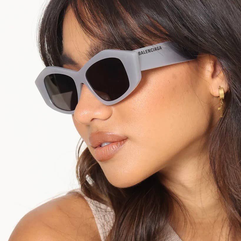サングラス BALENCIAGA Woman Sunglasses Grey BB0328S 003 Balenciaga Bb0328s 003 Sunglasses In Gray | ModeSens