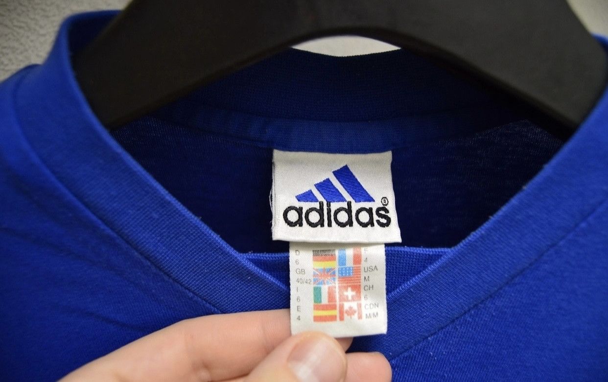 Vintage Adidas vintage big logo t-shirt tee M size Size US M / EU 48-50 / 2 - 4 Thumbnail