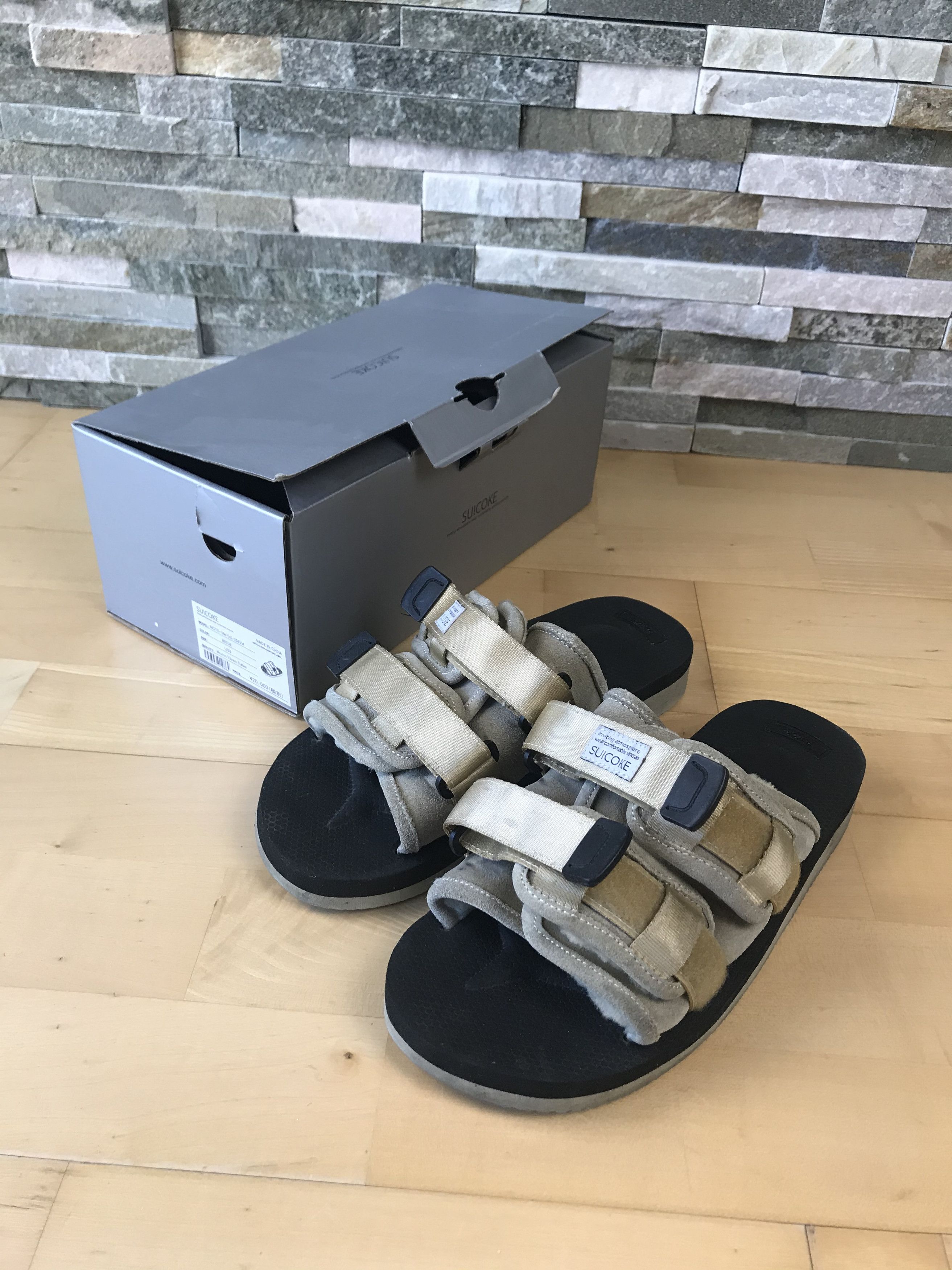 image of Suicoke Moto Vm Vibram Sandals in Black, Men's (Size 8)