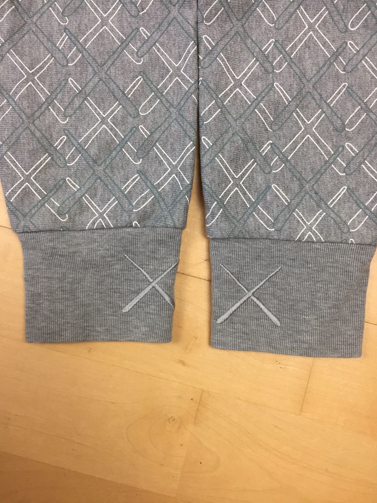 Kaws Kaws X Original Fake all over Print Hoodie Size US S / EU 44-46 / 1 - 6 Thumbnail