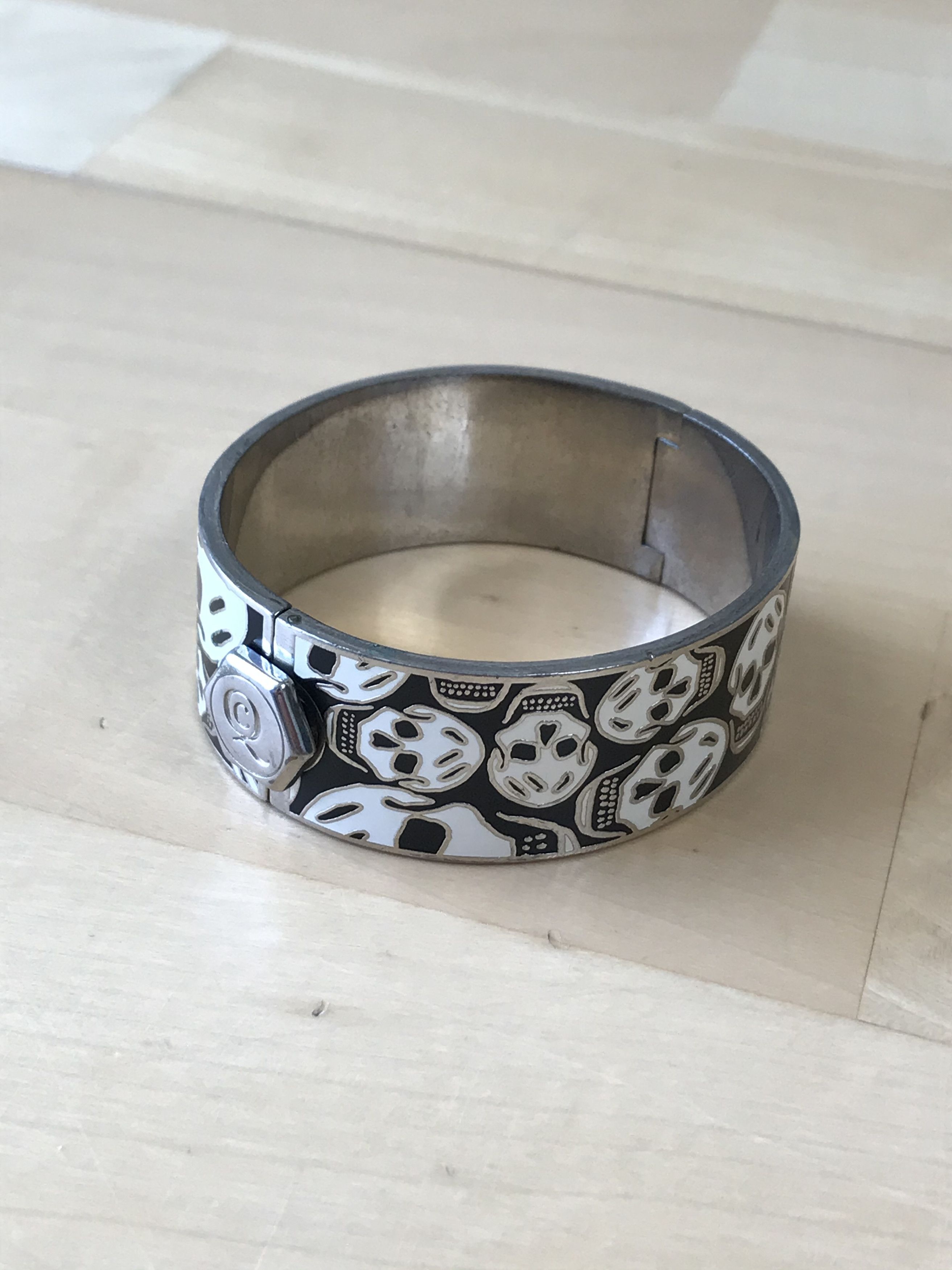 Alexander McQueen Alexander McQueen Skull Bracelet Size ONE SIZE - 1 Thumbnail