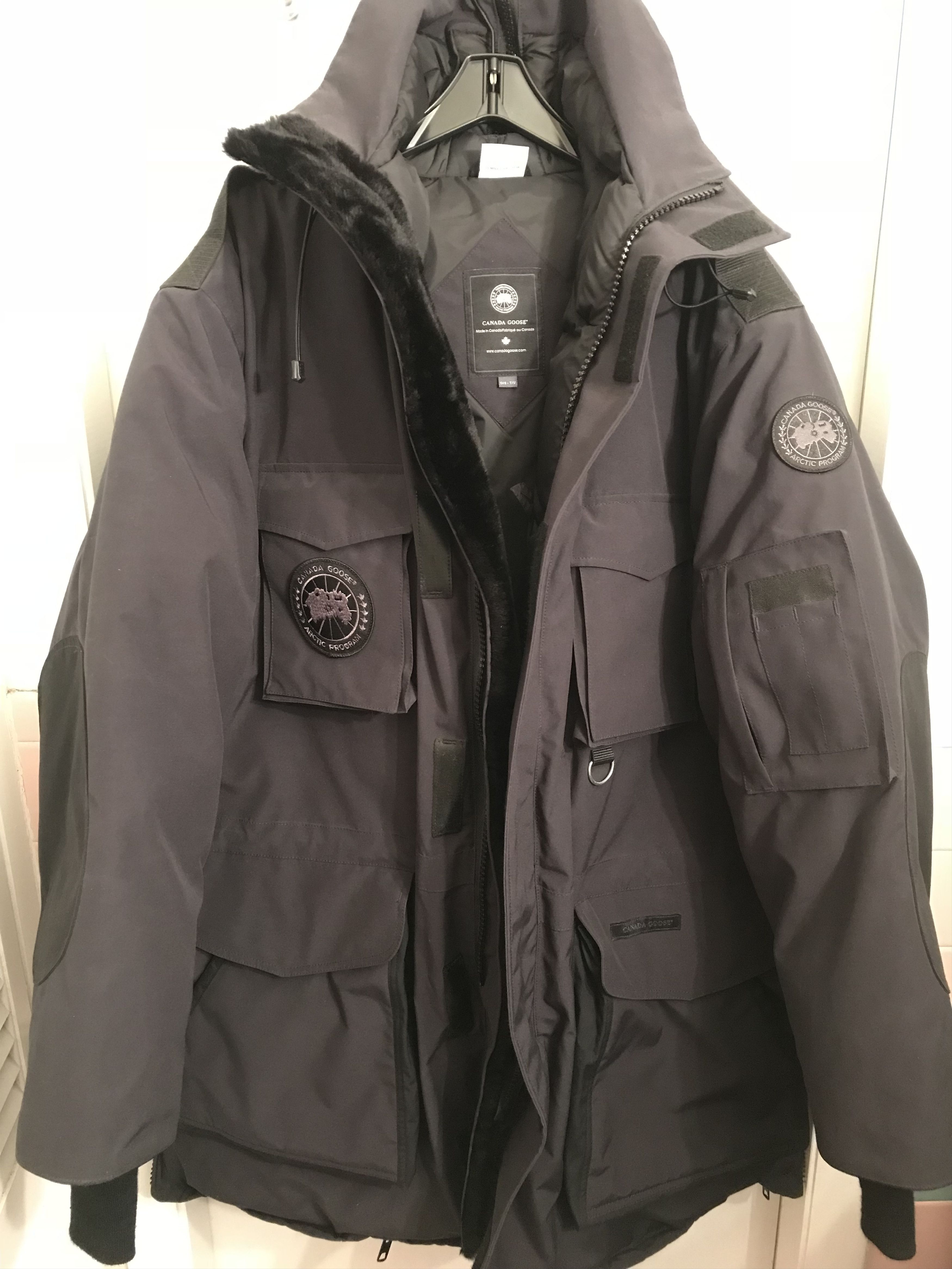 Canada goose x clearance vetements snow mantra letra