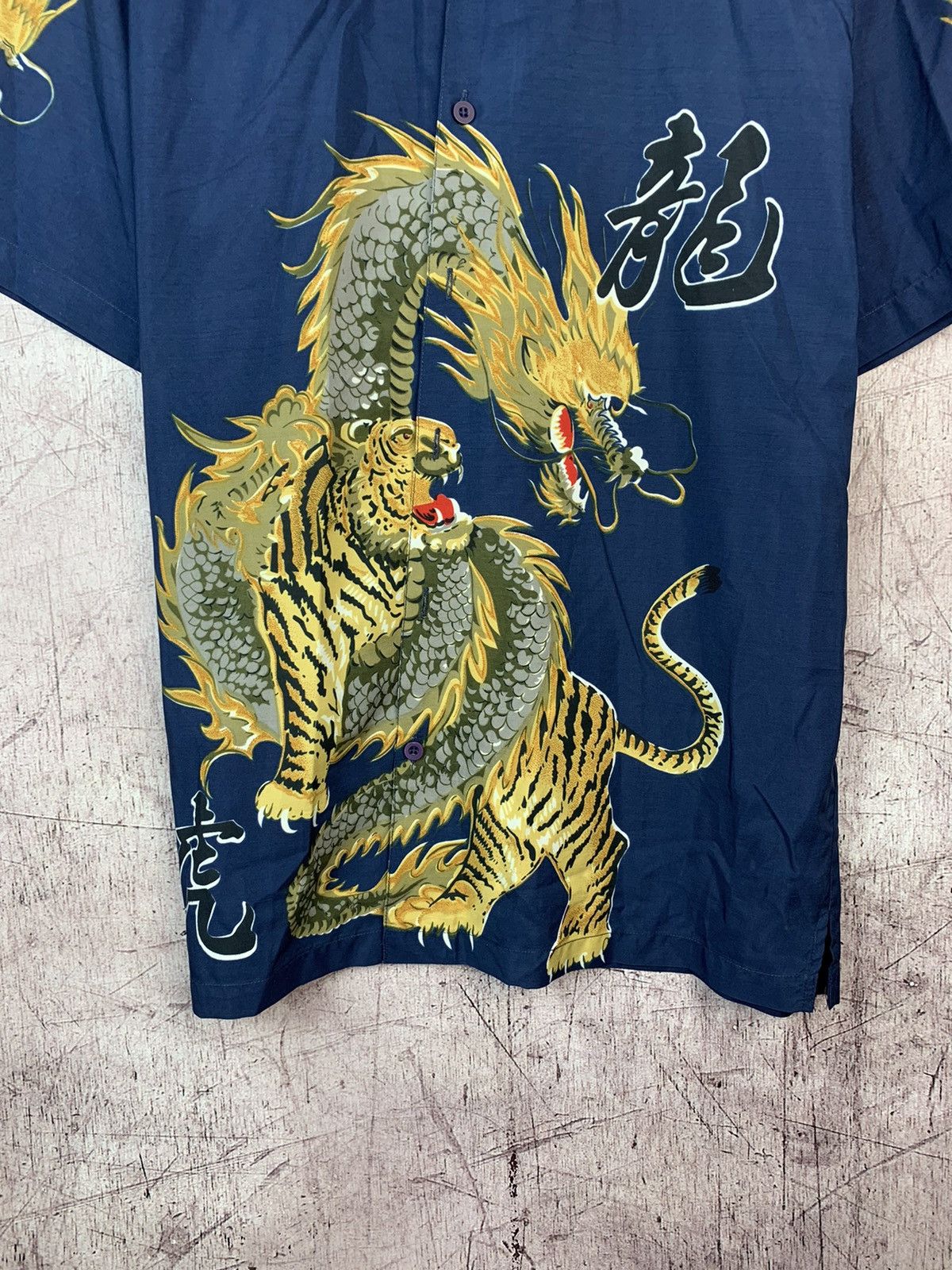 Japanese Brand Vintage Hawaiian Shirt Dragon print Size US M / EU 48-50 / 2 - 3 Thumbnail