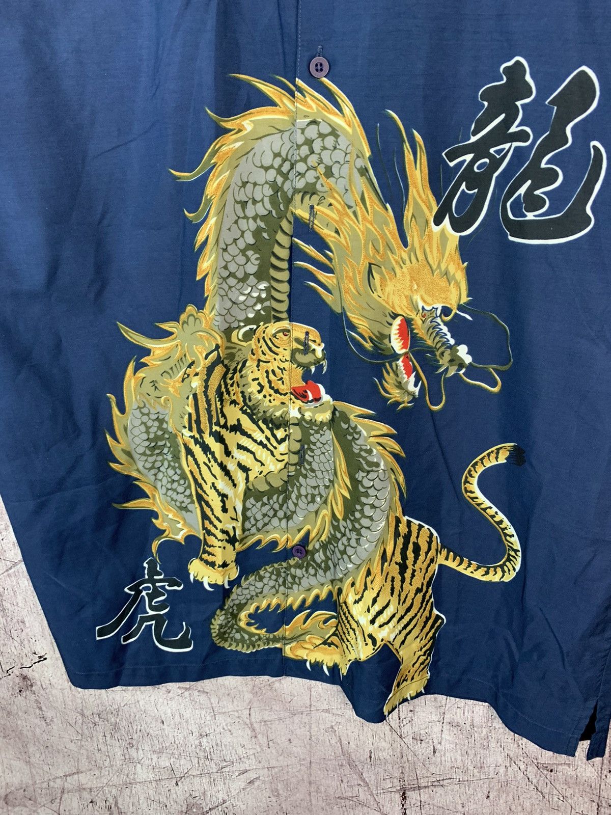 Japanese Brand Vintage Hawaiian Shirt Dragon print Size US M / EU 48-50 / 2 - 4 Thumbnail