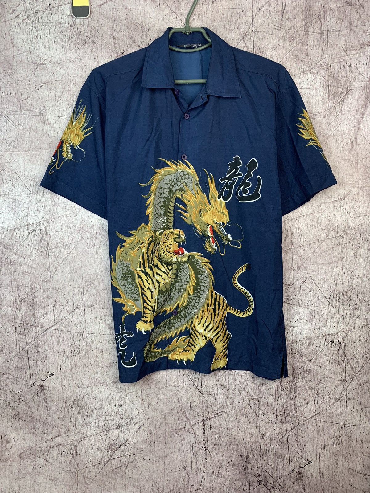 Japanese Brand Vintage Hawaiian Shirt Dragon print Size US M / EU 48-50 / 2 - 1 Thumbnail