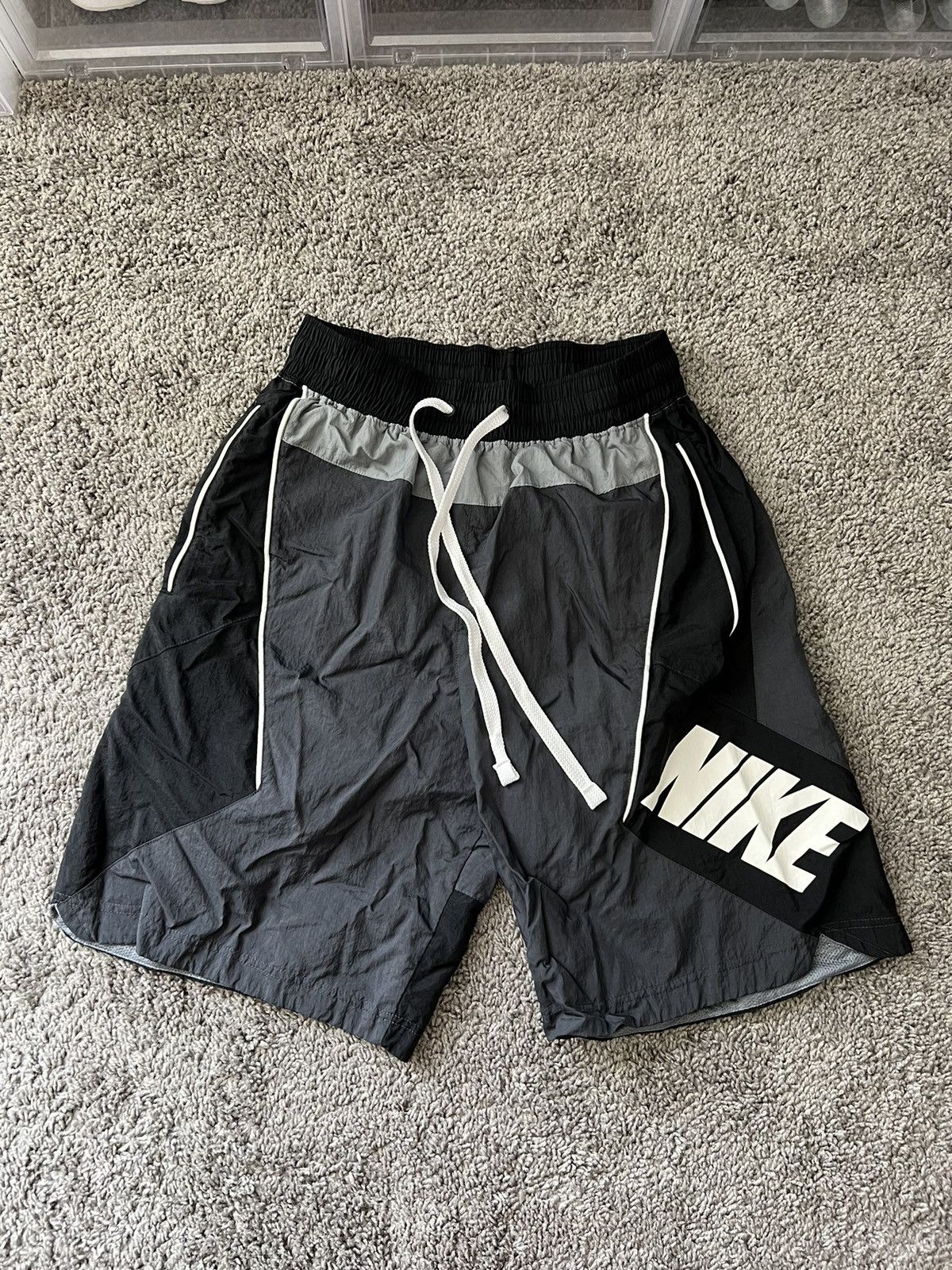 Nike Nike Athletic Basketball Nylon Short Size US 32 / EU 48 - 1 Thumbnail