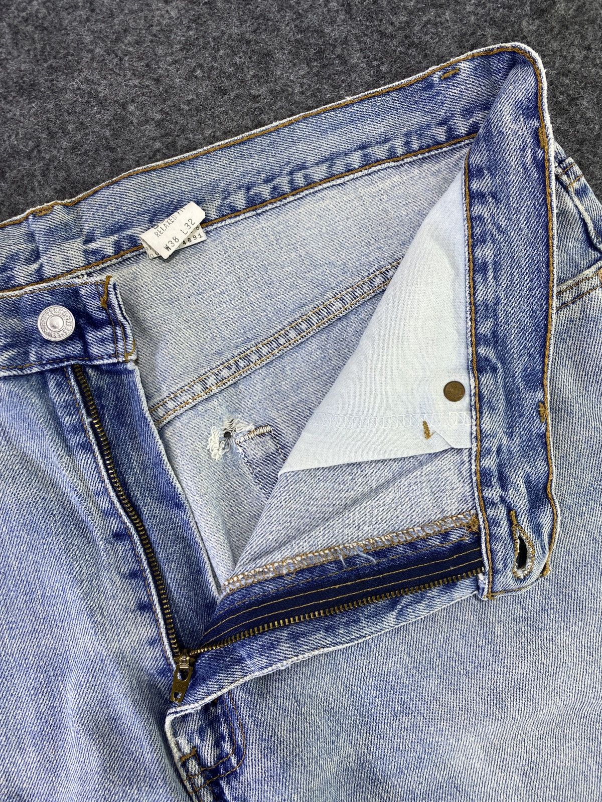 Levi's Vintage Levis 550 Distressed Jeans - J788 Size US 38 / EU 54 - 3 Thumbnail