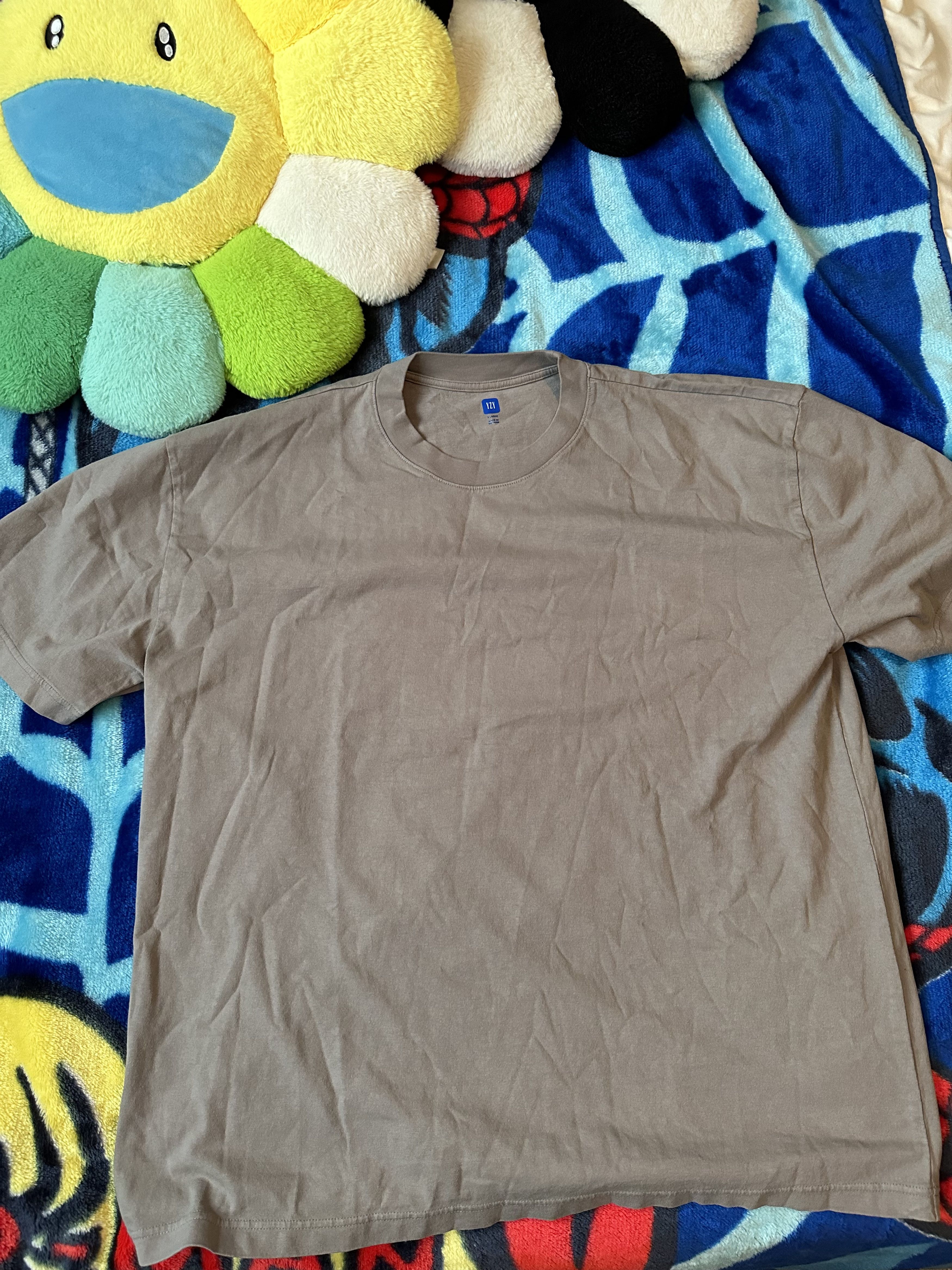 Gap UNRELEASED YEEZY GAP LIGHT GRAY SHORT SLEEVE Size US XL / EU 56 / 4 - 1 Thumbnail