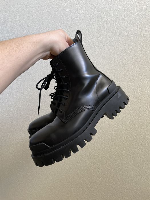 Balenciaga Balenciaga strike boots leather 40 | Grailed