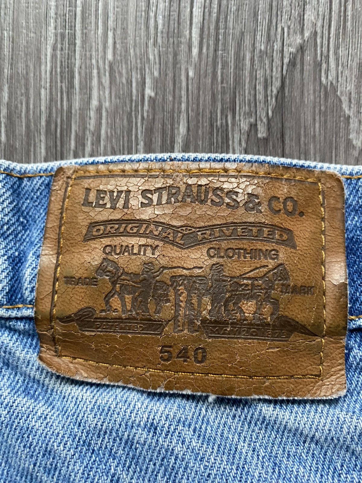 Levi's Vintage 1992 Levi’s Brown Tabs Light Blue Denim Jeans Baggy Size US 35 - 7 Thumbnail