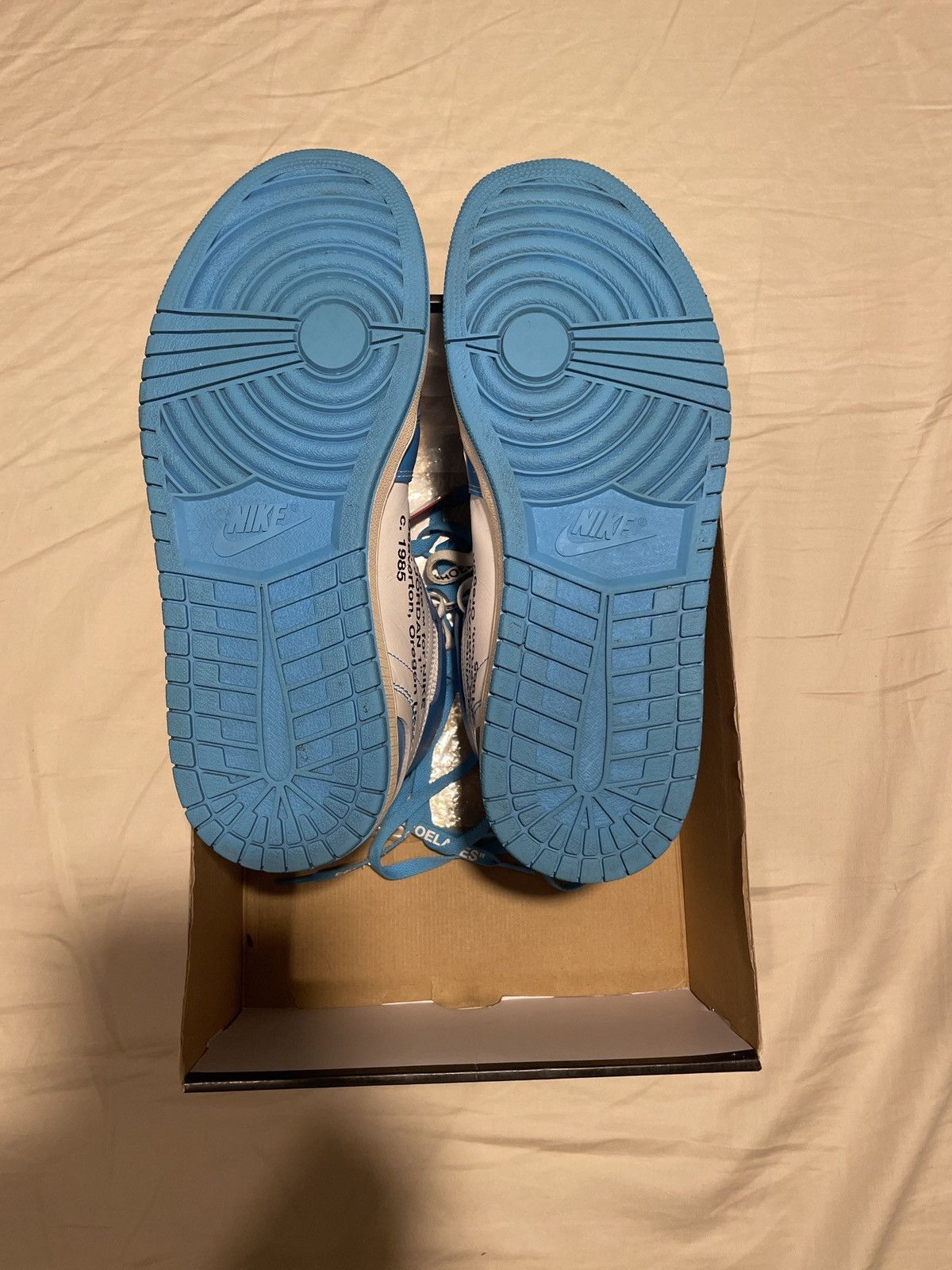 Jordan Brand × Off-White Air Jordan 1 Off-White The 10 UNC Size US 11 / EU 44 - 5 Thumbnail