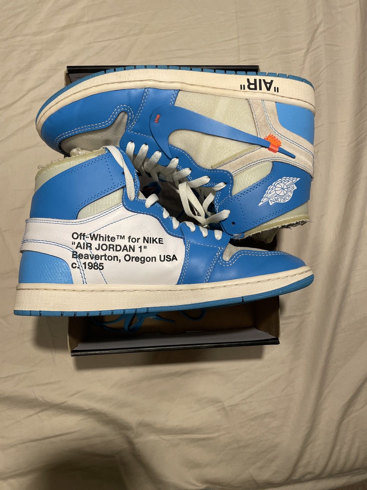 Jordan Brand × Off-White Air Jordan 1 Off-White The 10 UNC Size US 11 / EU 44 - 1 Thumbnail