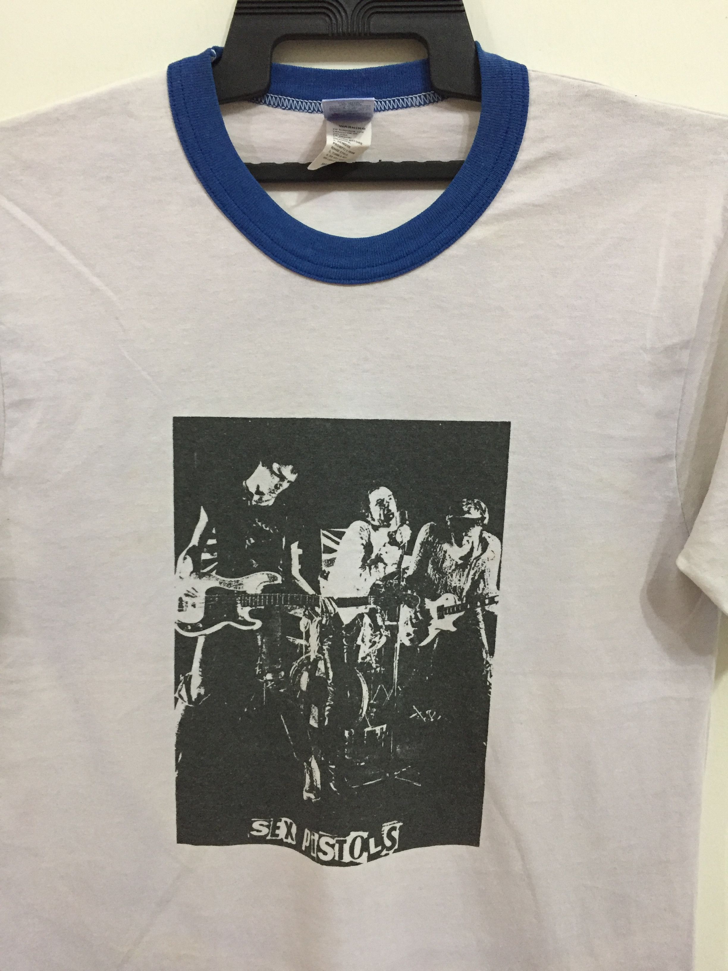 Band Tees Vintage sex pistols line up..vintage t shirt.. size L fit S Size US S / EU 44-46 / 1 - 2 Thumbnail
