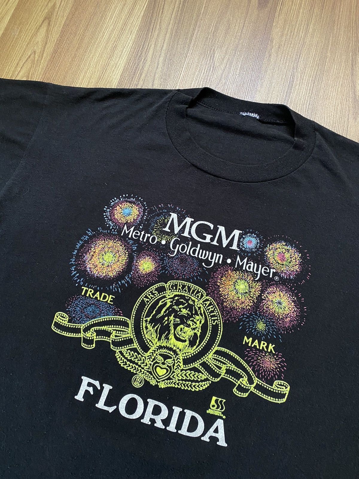 Vintage Vintage Y2K MGM Metro Goldwyn Mayer T Shirt Universal Movie Size US XL / EU 56 / 4 - 2 Thumbnail