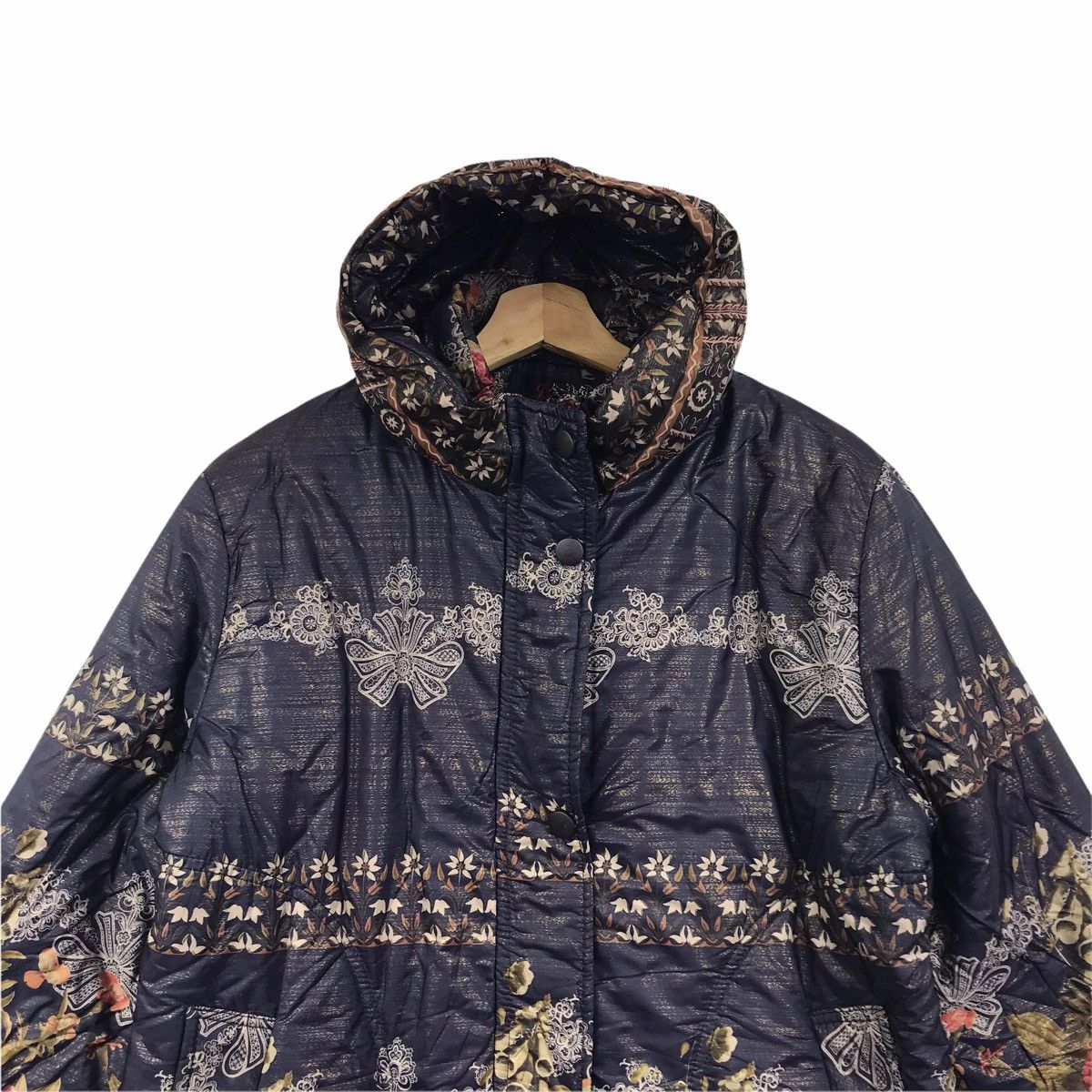 Japanese Brand Vintage JAPANESE BRAND Hibiscus Flower Garden Puffer Jacket Size US M / EU 48-50 / 2 - 2 Thumbnail