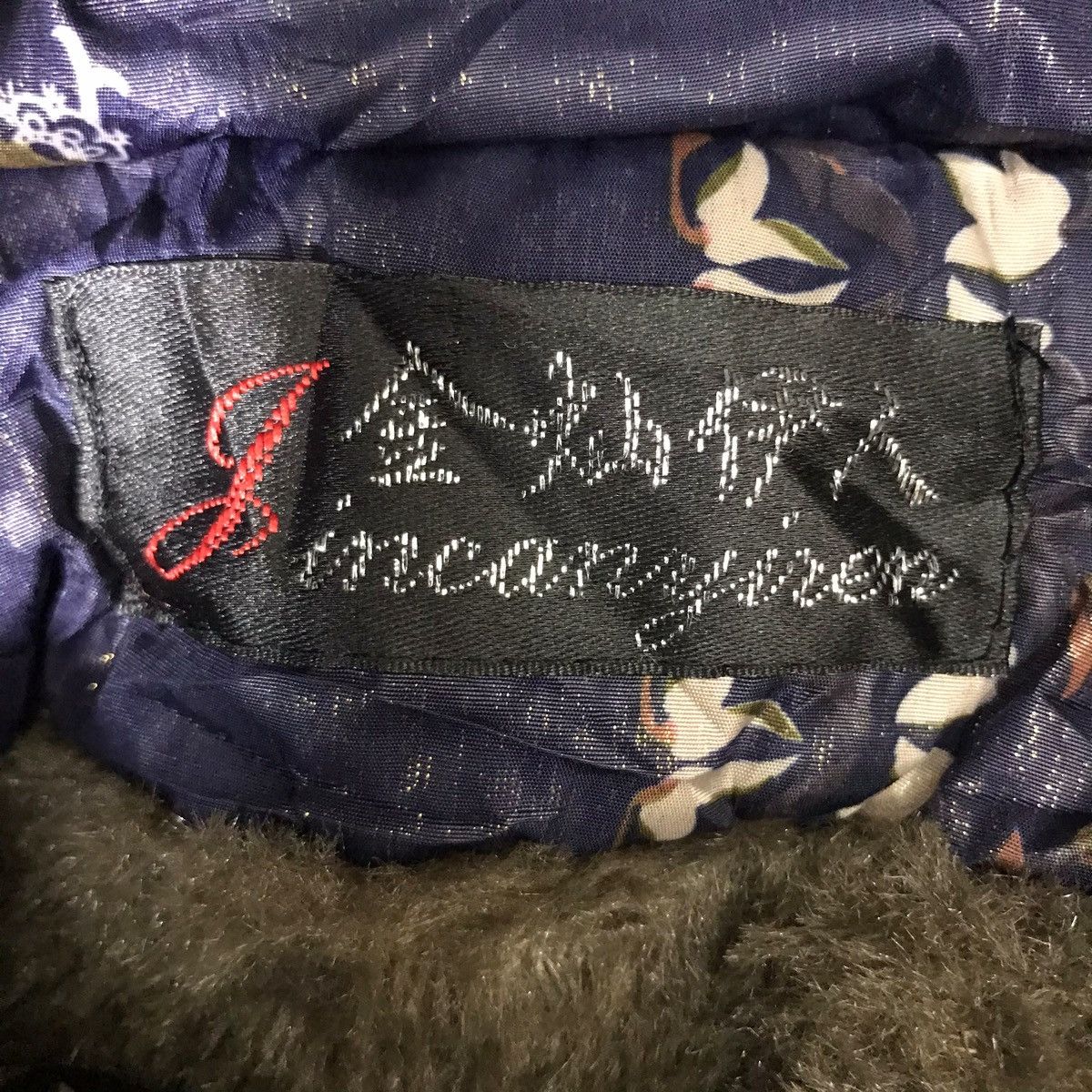 Japanese Brand Vintage JAPANESE BRAND Hibiscus Flower Garden Puffer Jacket Size US M / EU 48-50 / 2 - 3 Thumbnail