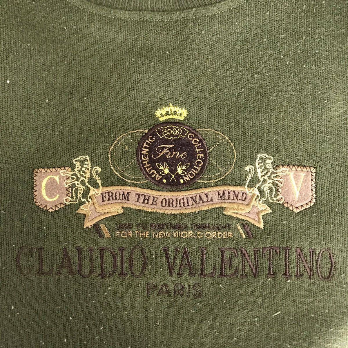 Vintage Vintage CLAUDIO VALENTINO PARIS Embroidered Sweatshirt Size US L / EU 52-54 / 3 - 4 Thumbnail