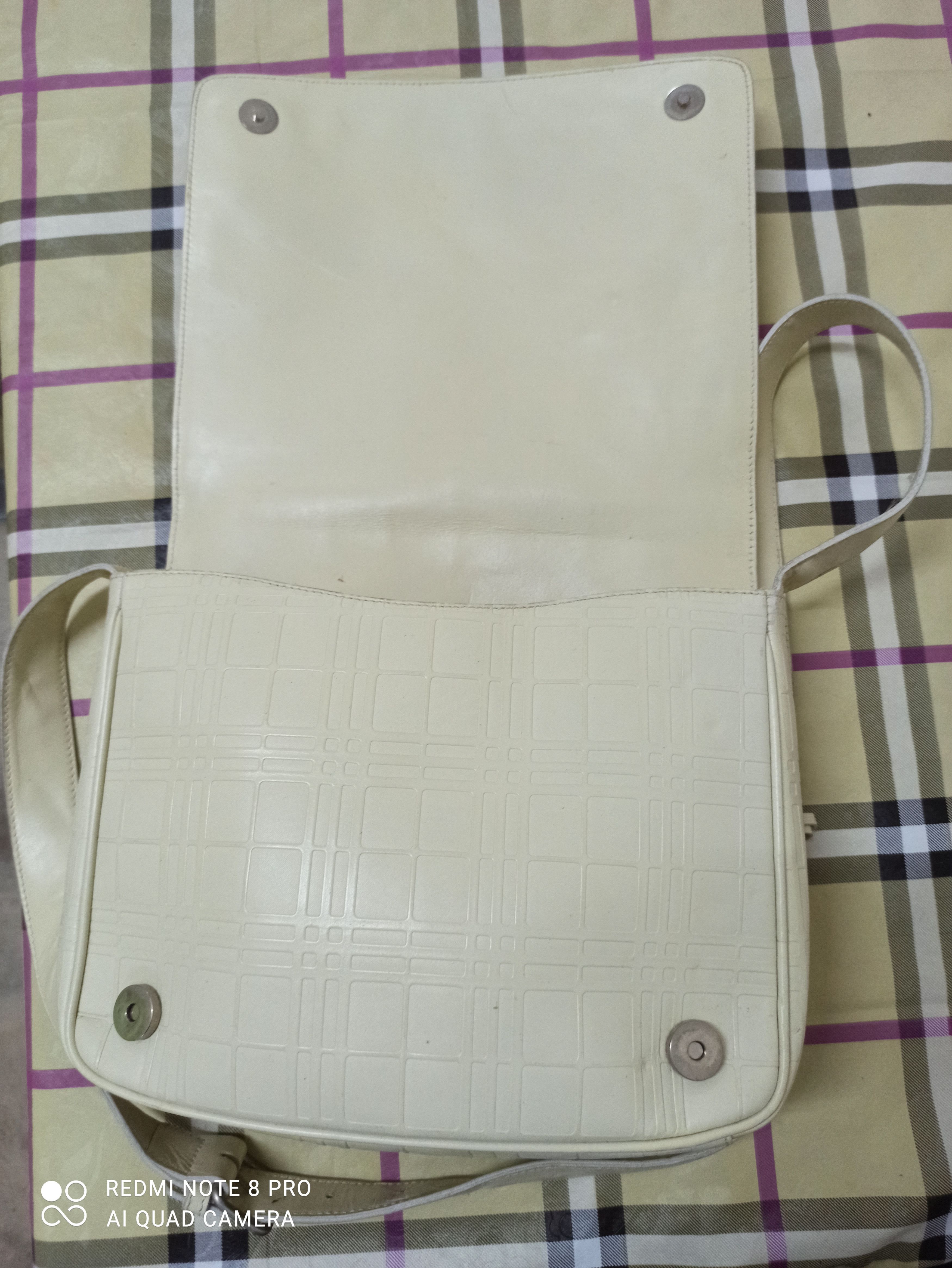 Burberry ❤️FINAL DROP❤️BURBERRYS LONDON Size ONE SIZE - 3 Thumbnail