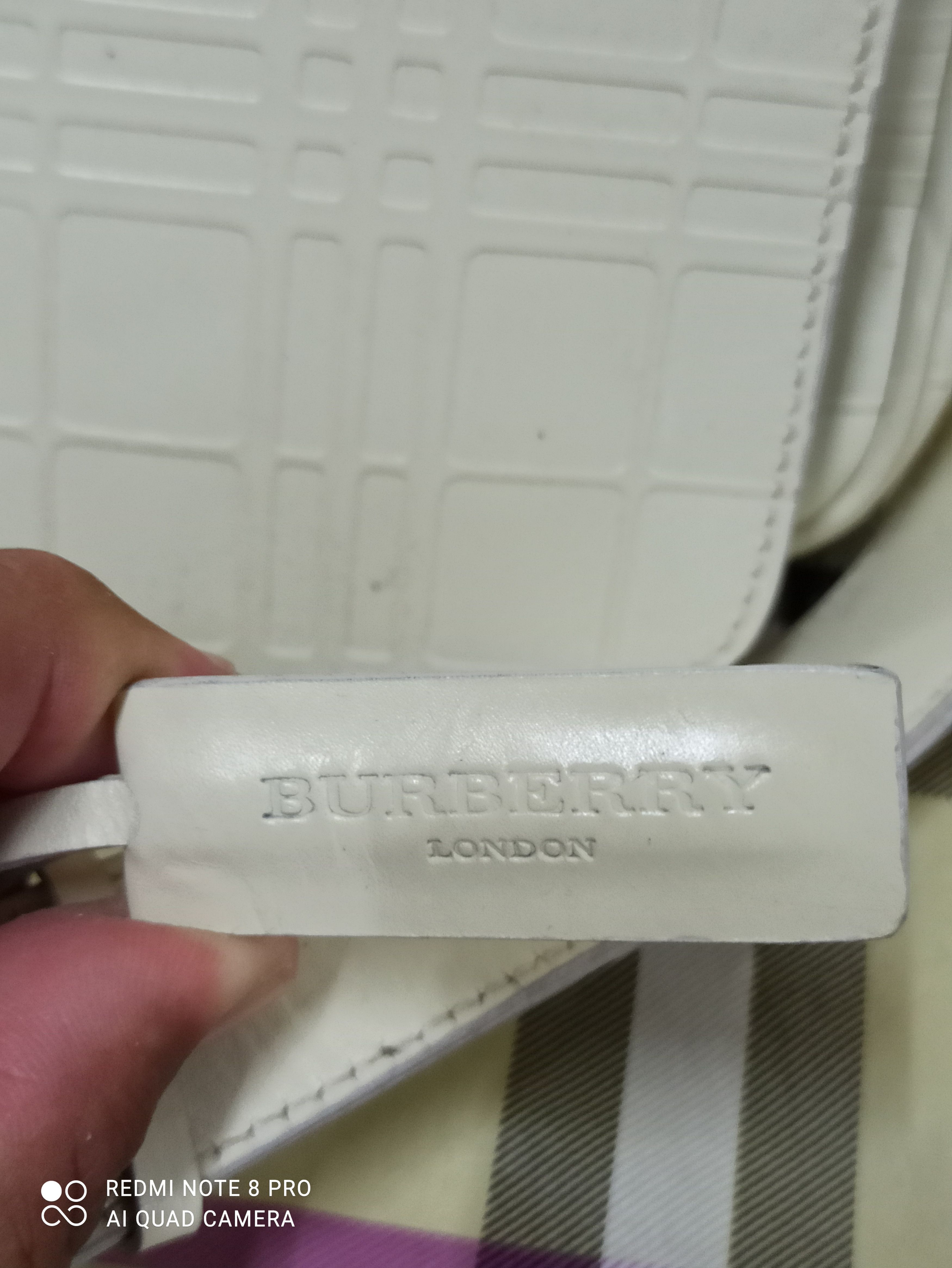 Burberry ❤️FINAL DROP❤️BURBERRYS LONDON Size ONE SIZE - 4 Thumbnail