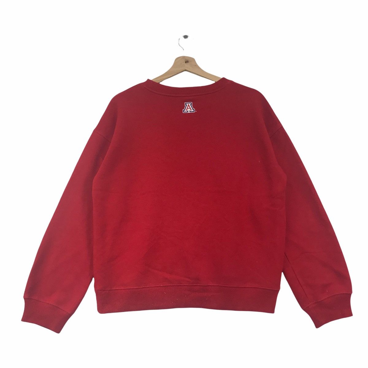 Vintage Vintage The UNIVERSITY Of ARIZONA USA Red Sweatshirt Size US L / EU 52-54 / 3 - 6 Thumbnail