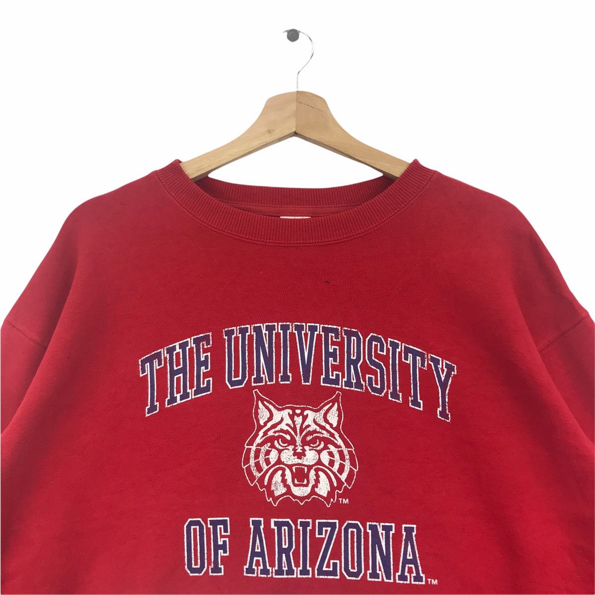 Vintage Vintage The UNIVERSITY Of ARIZONA USA Red Sweatshirt Size US L / EU 52-54 / 3 - 2 Thumbnail
